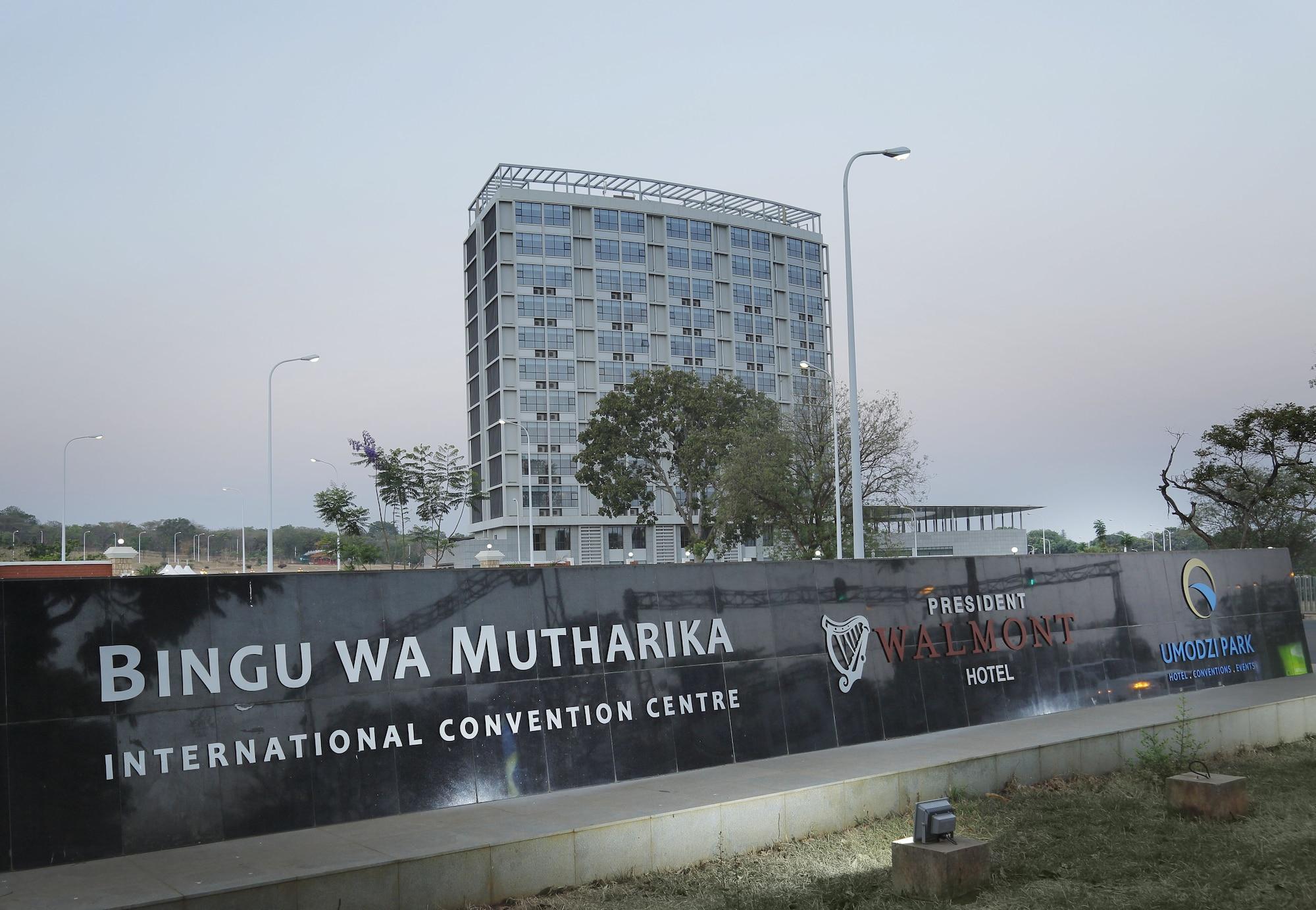 Vista Exterior President Hotel