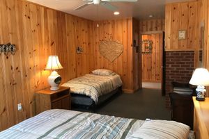 Alquiler Vacacional - Waterfront Lake House Cottage Private Dock, Deck, Kayak, Boat, Swim, Fish, RELAX