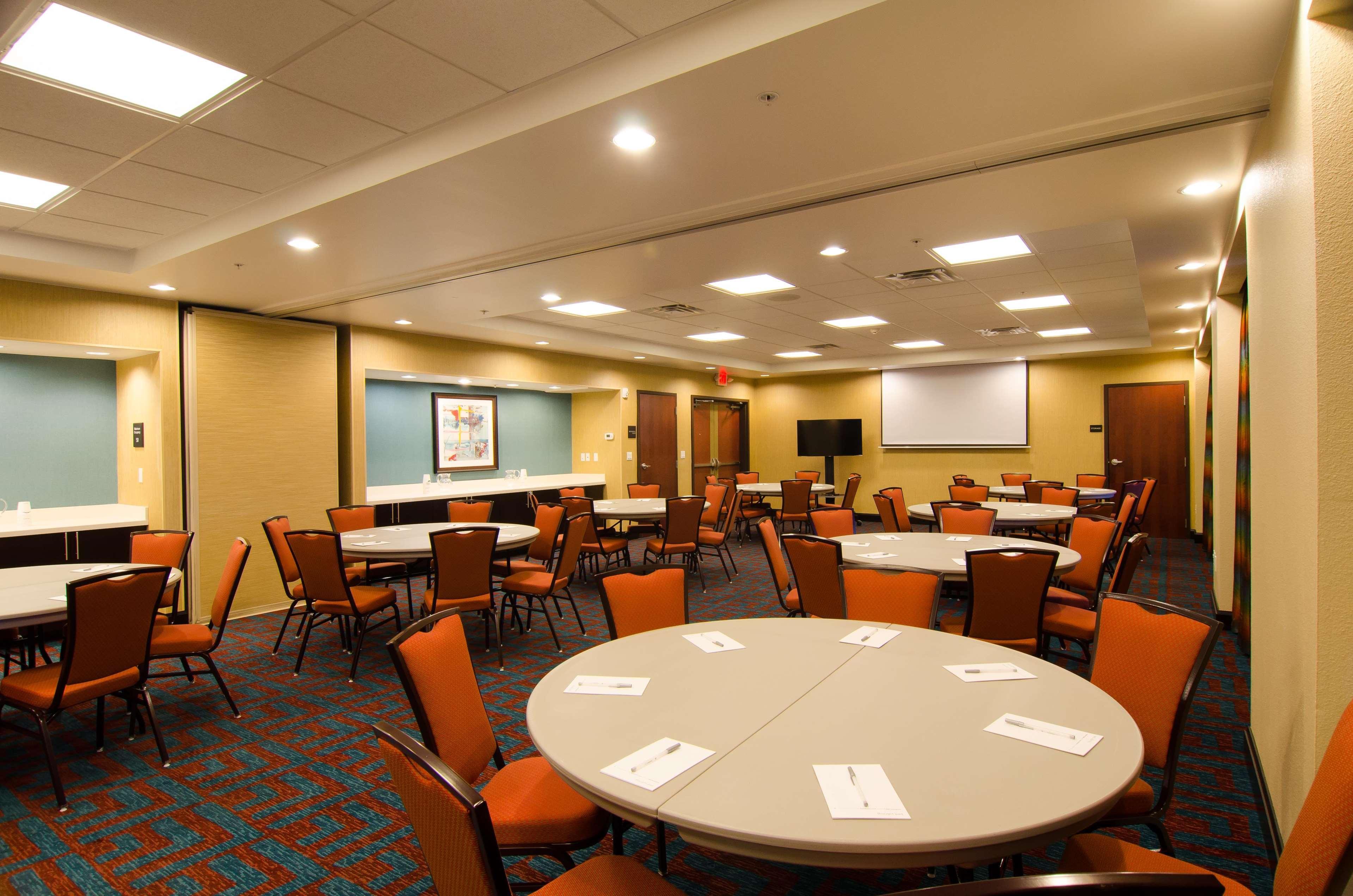 Centro de Negocios Hampton Inn & Suites Huntsville