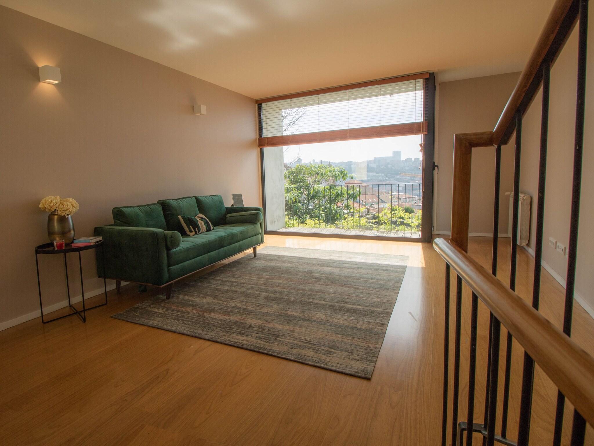 Vista Lobby ALIBI by YoursPorto