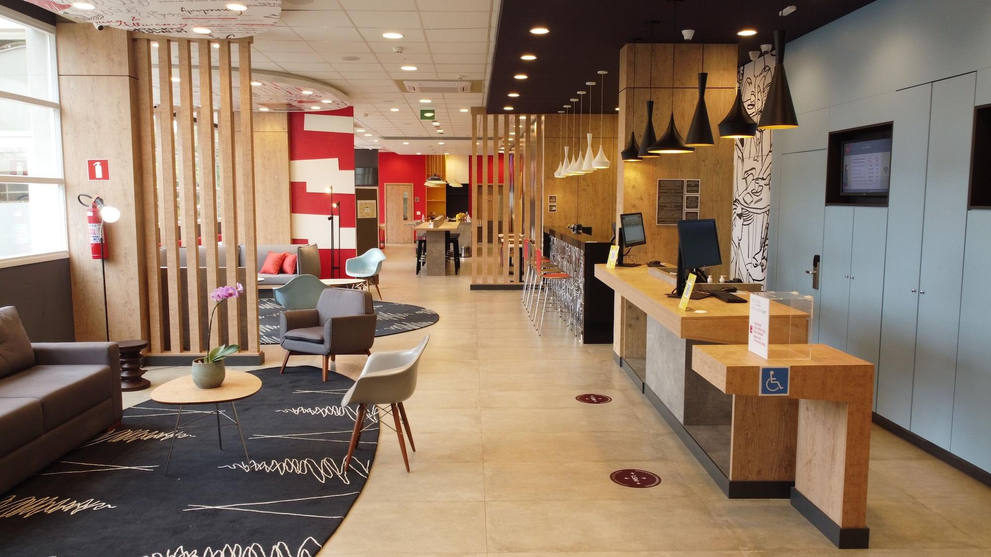 Vista Lobby Ibis Guaxupe