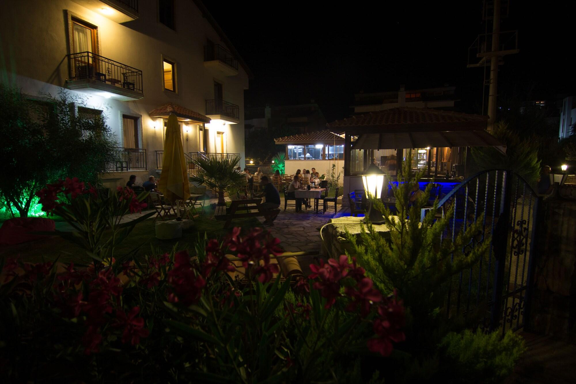 Vista Exterior Karaburun Konak Hotel