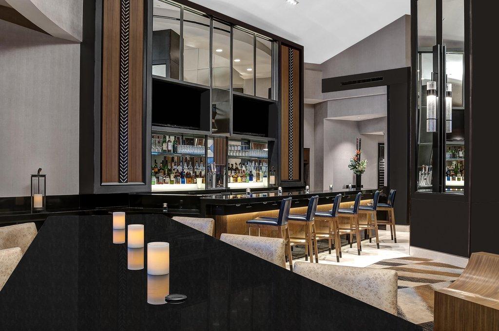 Bar/Salón Tempo by Hilton New York Times Square