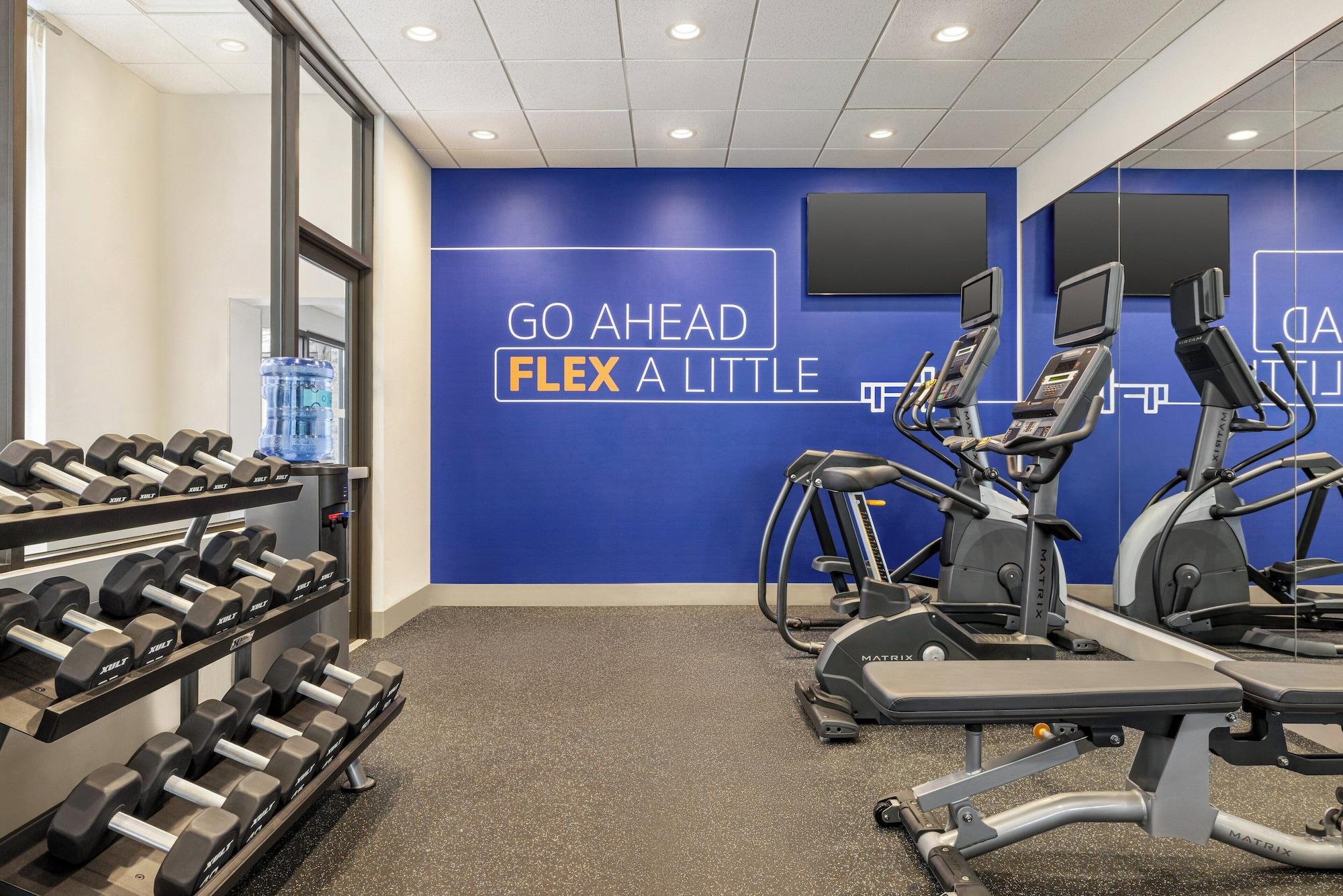 Gimnasio Holiday Inn Express and Suites Indianapolis W- Airport Area by IHG