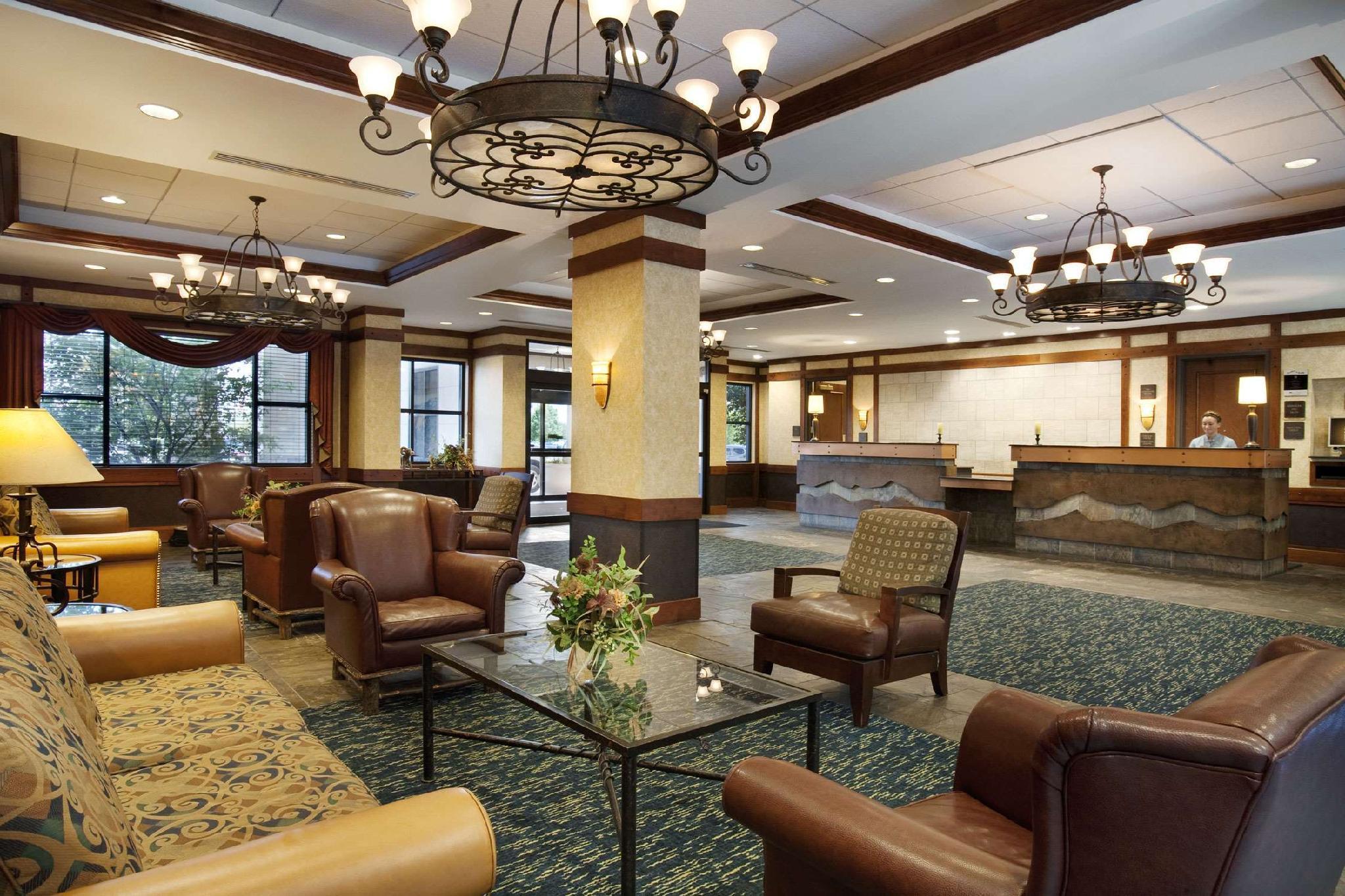 Vista Lobby Embassy Suites by Hilton Denver International Airport