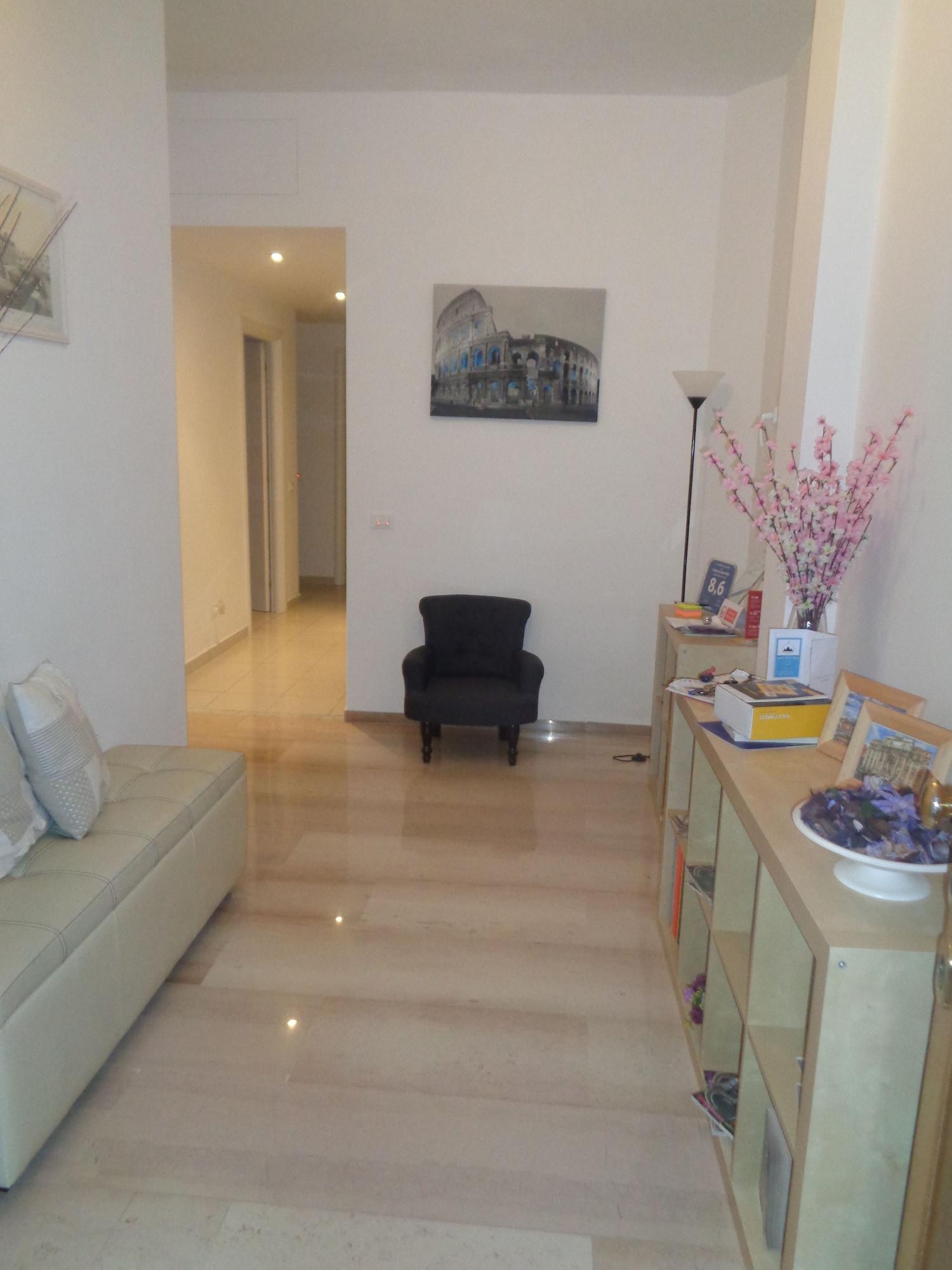 Vista Lobby Vatican Station