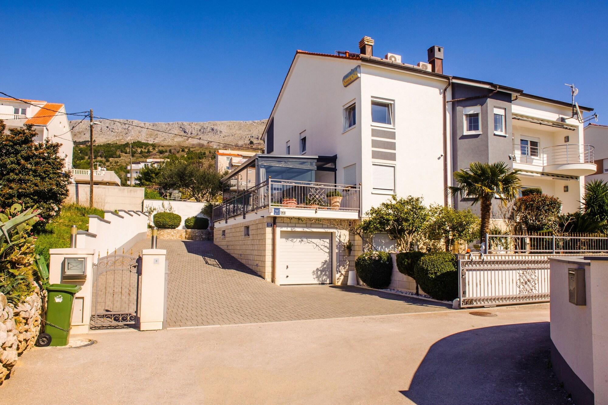 Vista Exterior Apartment and Rooms Ana