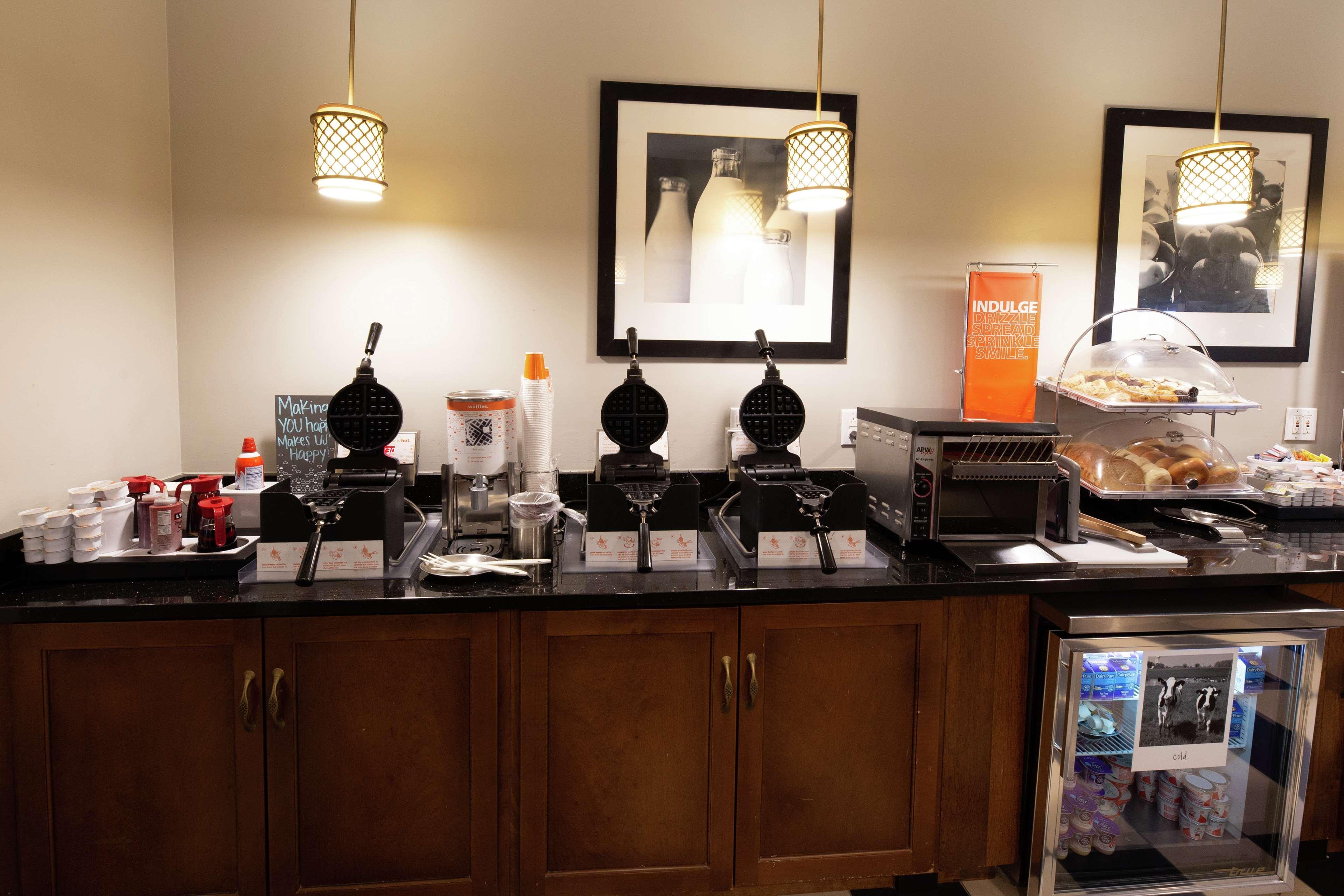 Restaurant Hampton Inn & Suites Raleigh Cary Lenovo Center