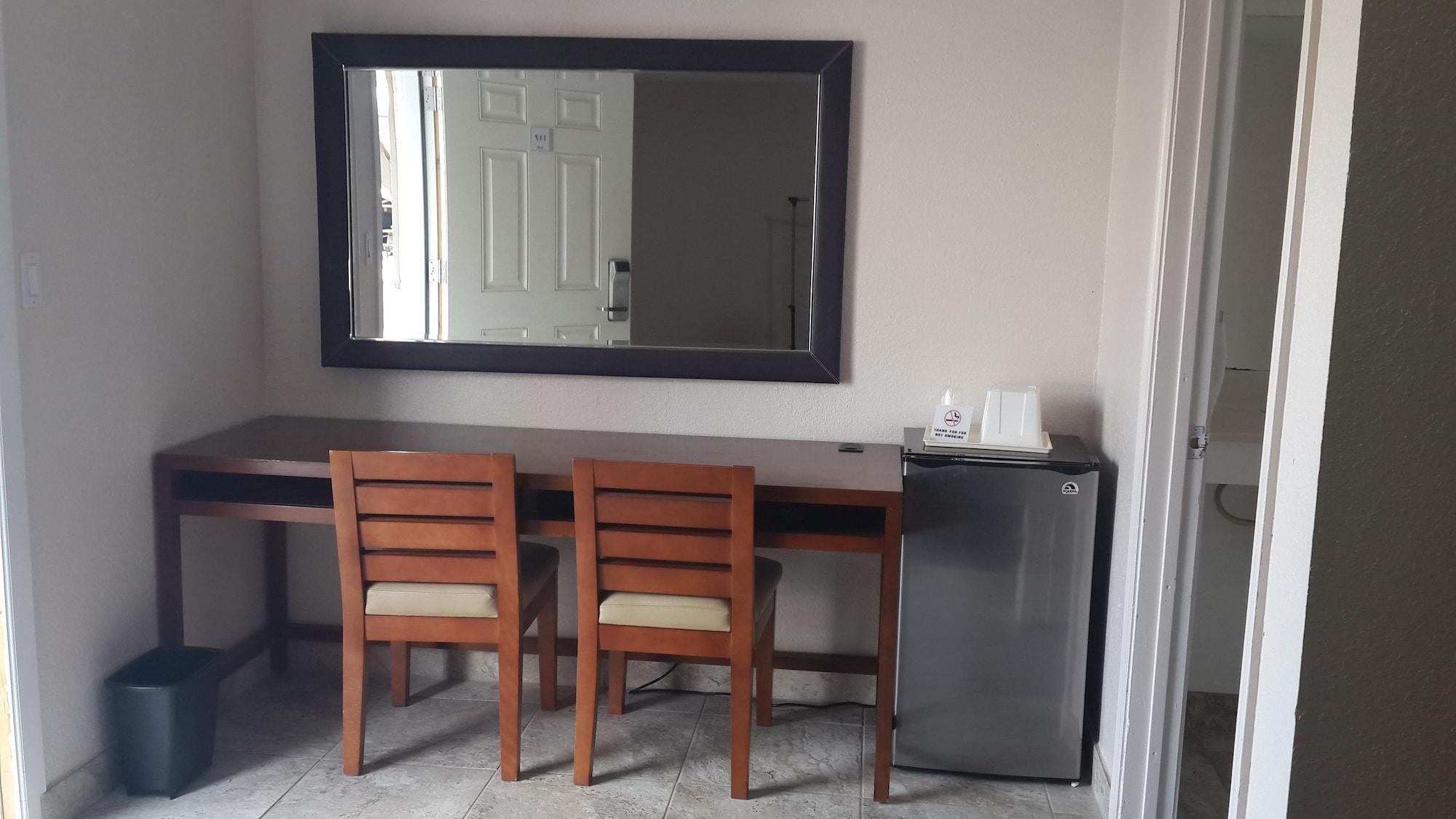 Set de Habitación American Regency Inn