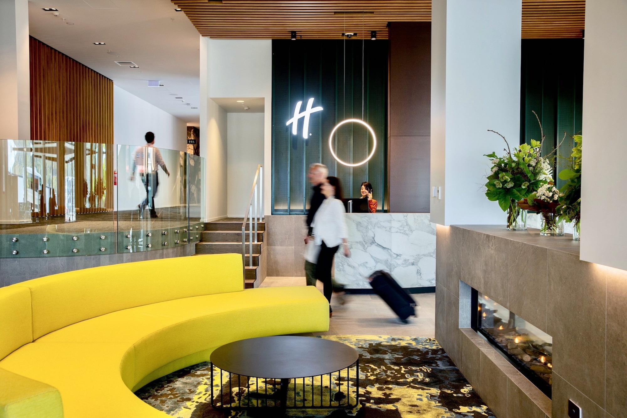 Vista Lobby Holiday Inn Queenstown Remarkables Park by IHG
