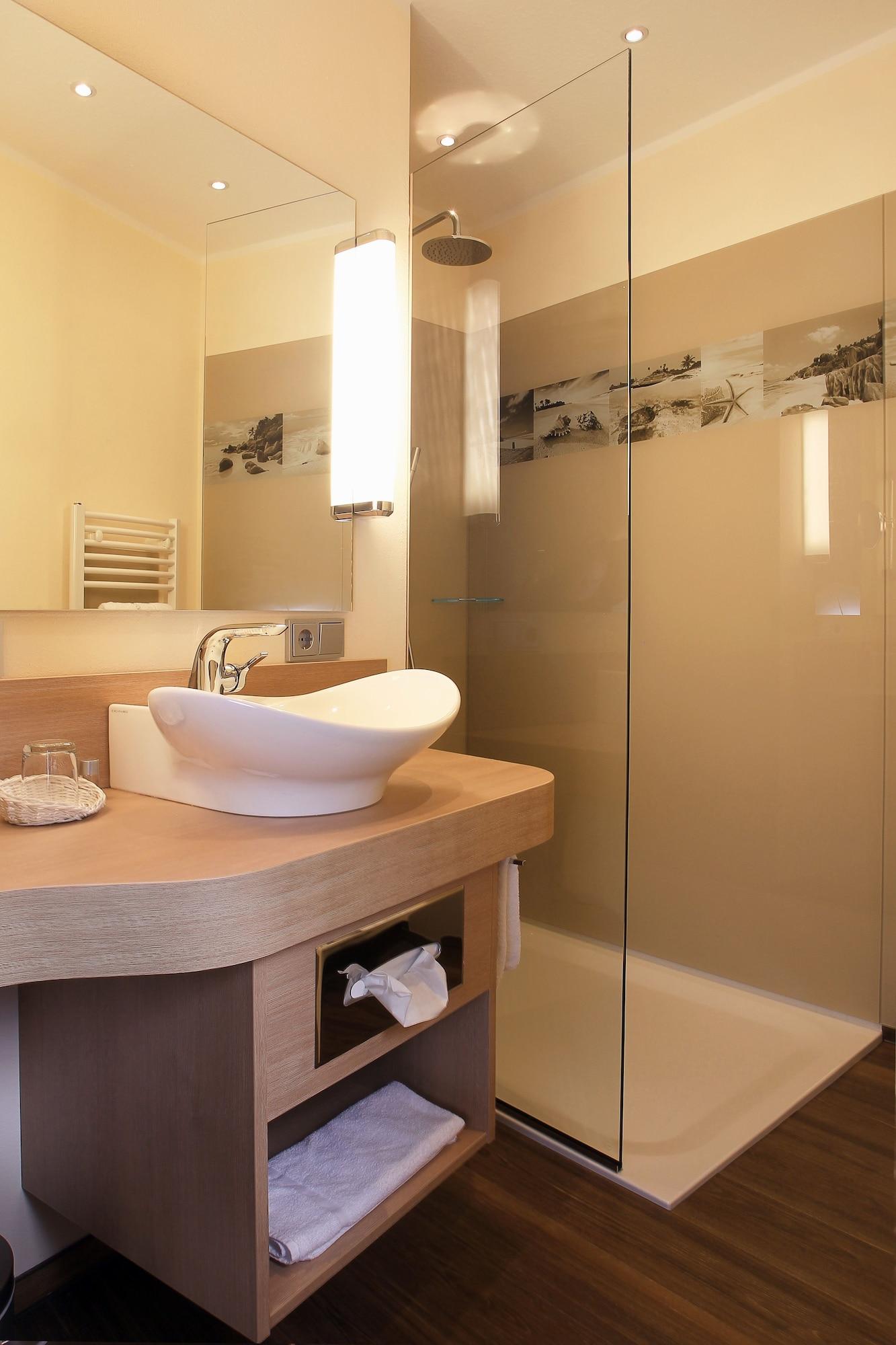 Equipamiento de Habitación Hotel Simonshof Wolfsburg