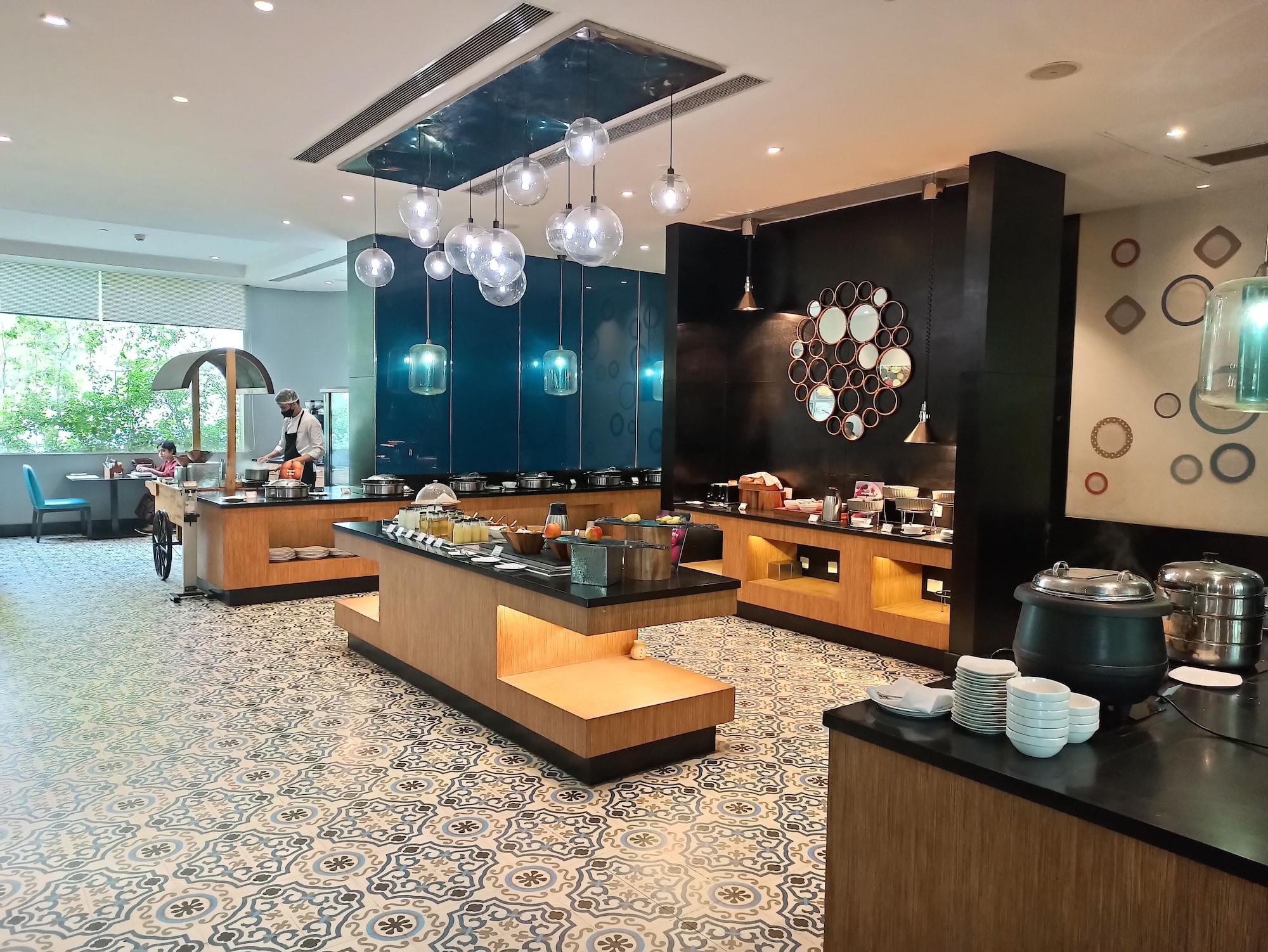 Restaurant Park Inn by Radisson New Delhi IP Extension