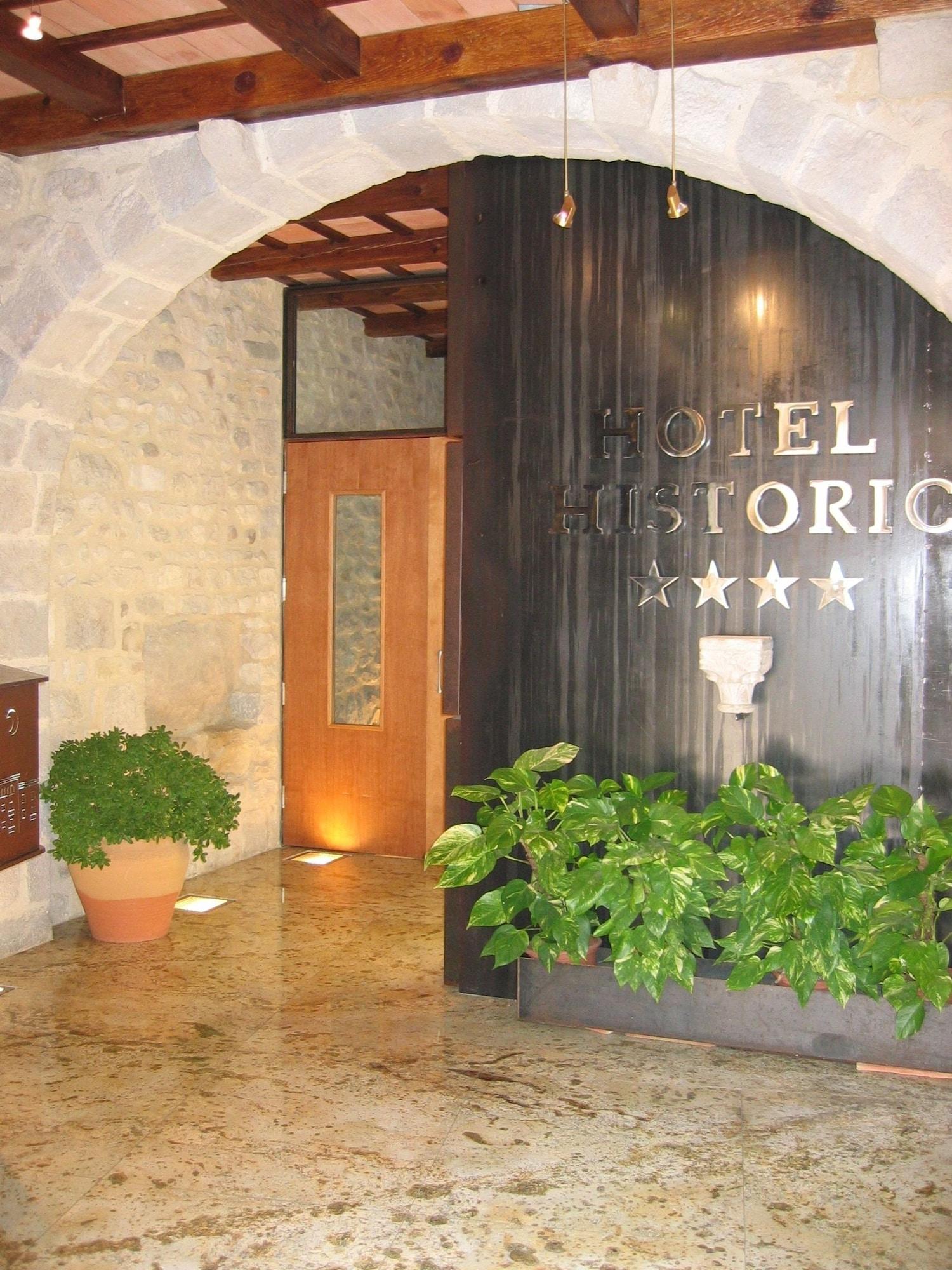 Varios Apartments Historic