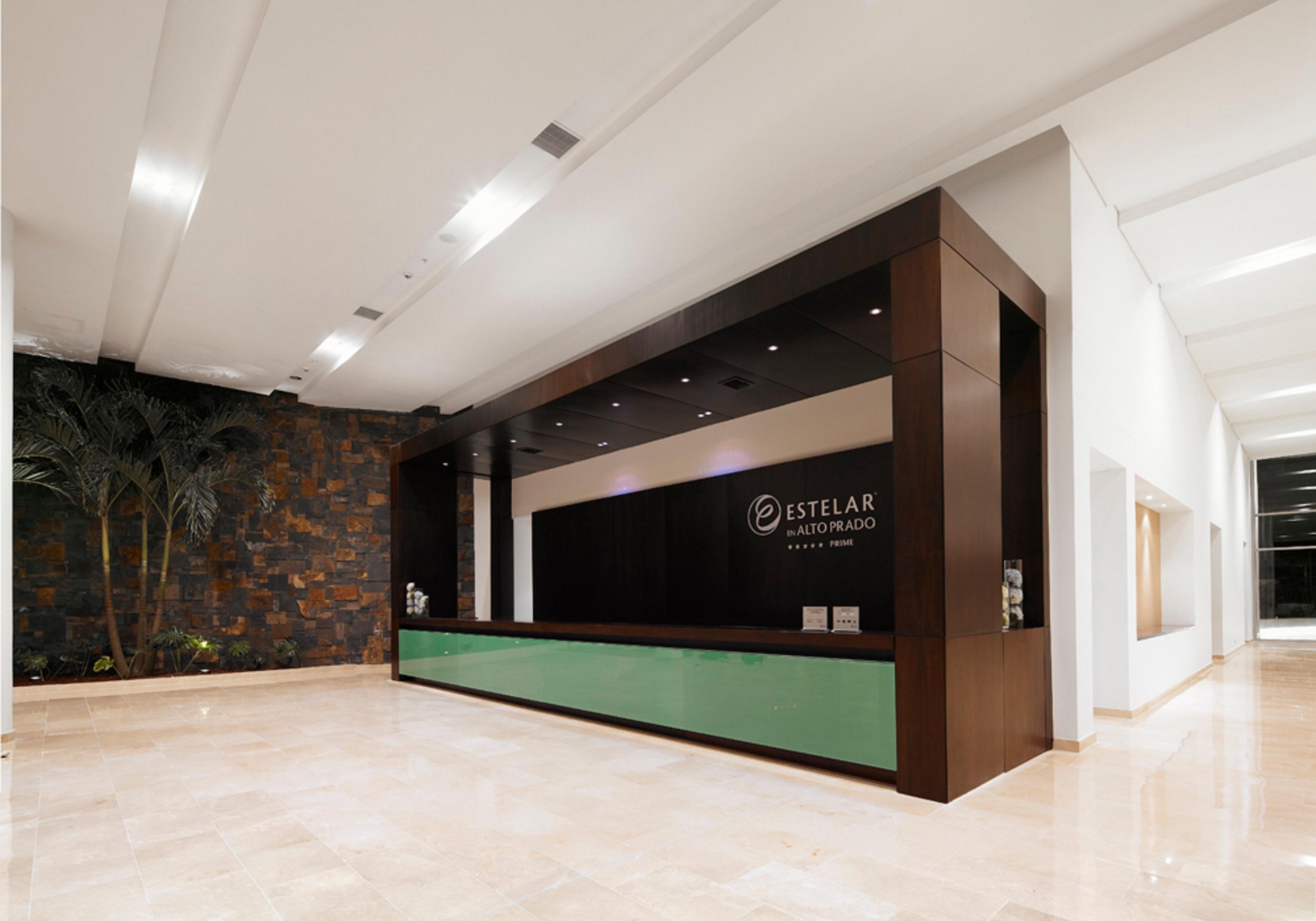 Vista Lobby Hotel Estelar En Alto Prado