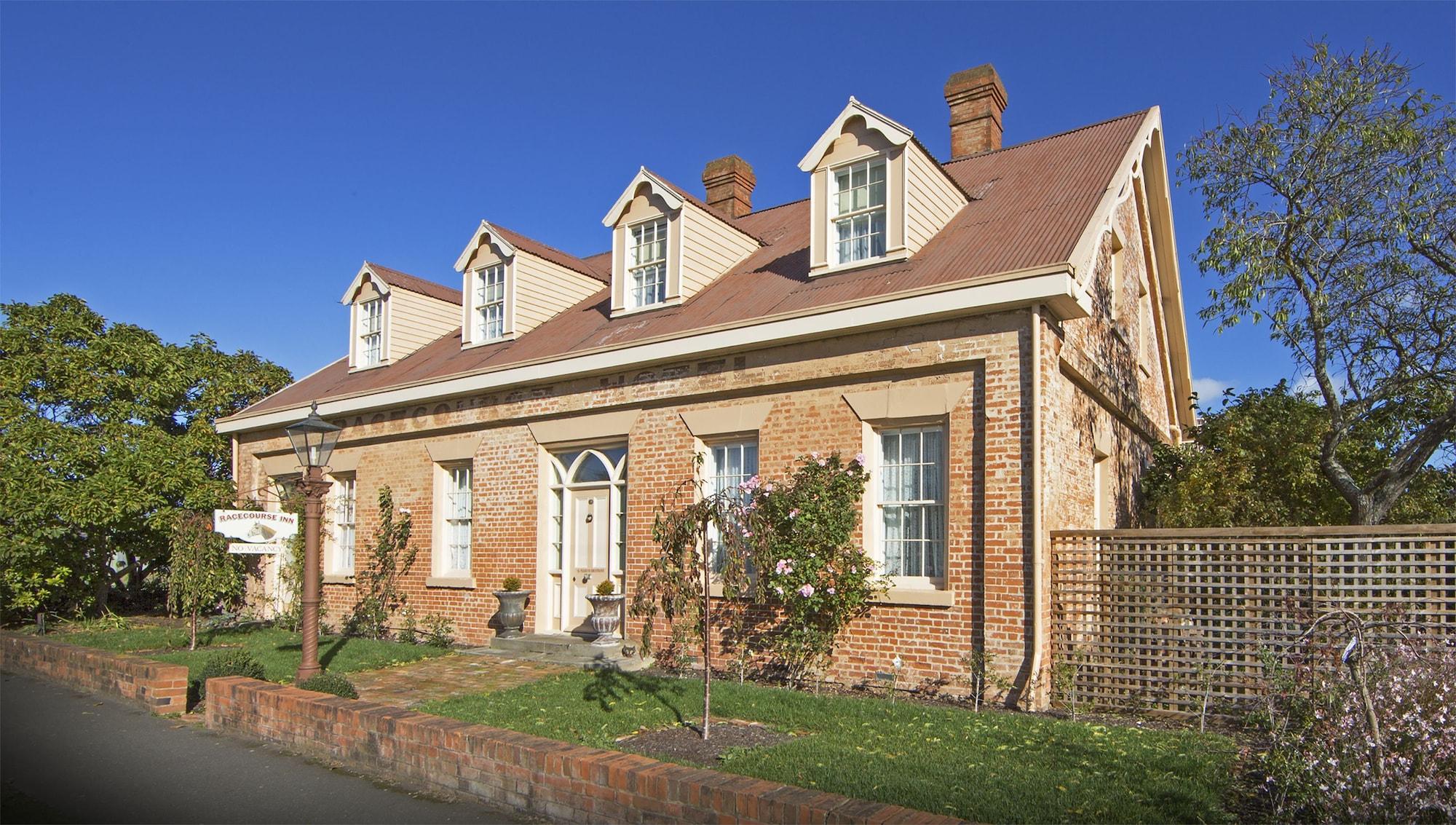 Vista Exterior The Racecourse Inn