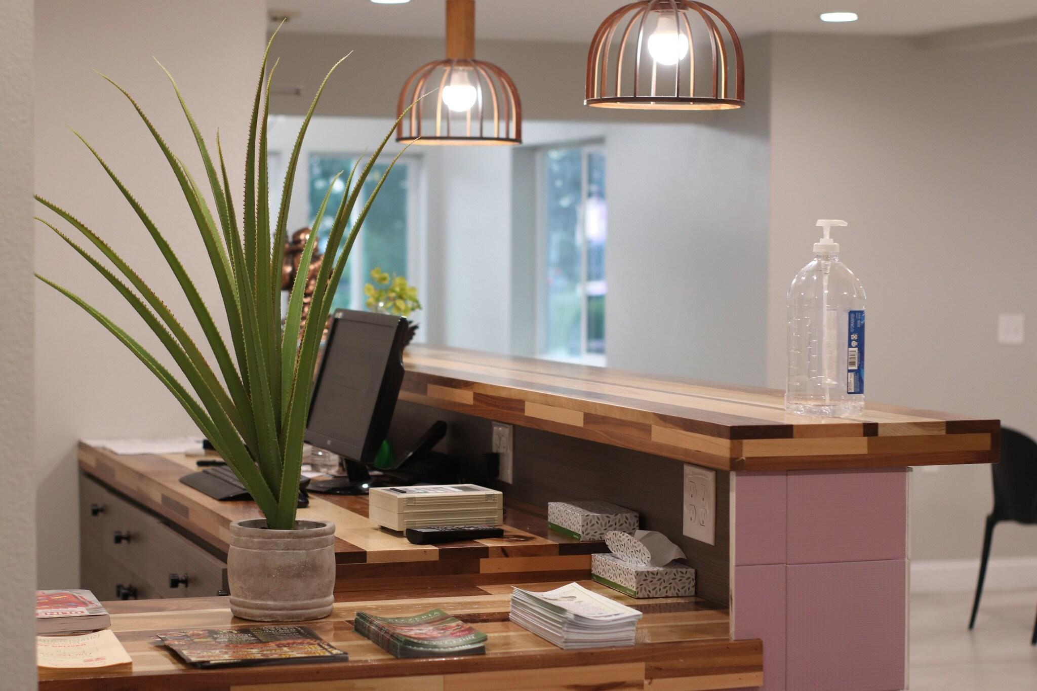 Vista Lobby Arya Inn & Suites