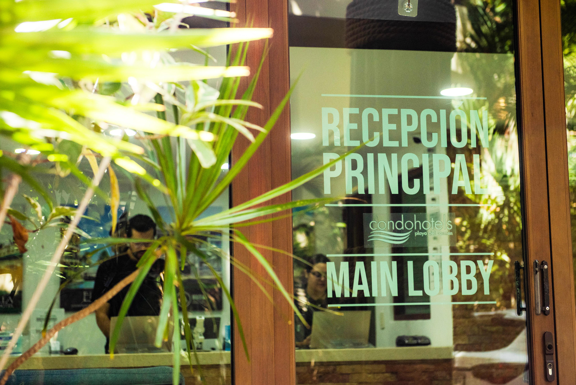 Vista Lobby Porto Playa Condo Hotel & Beachclub