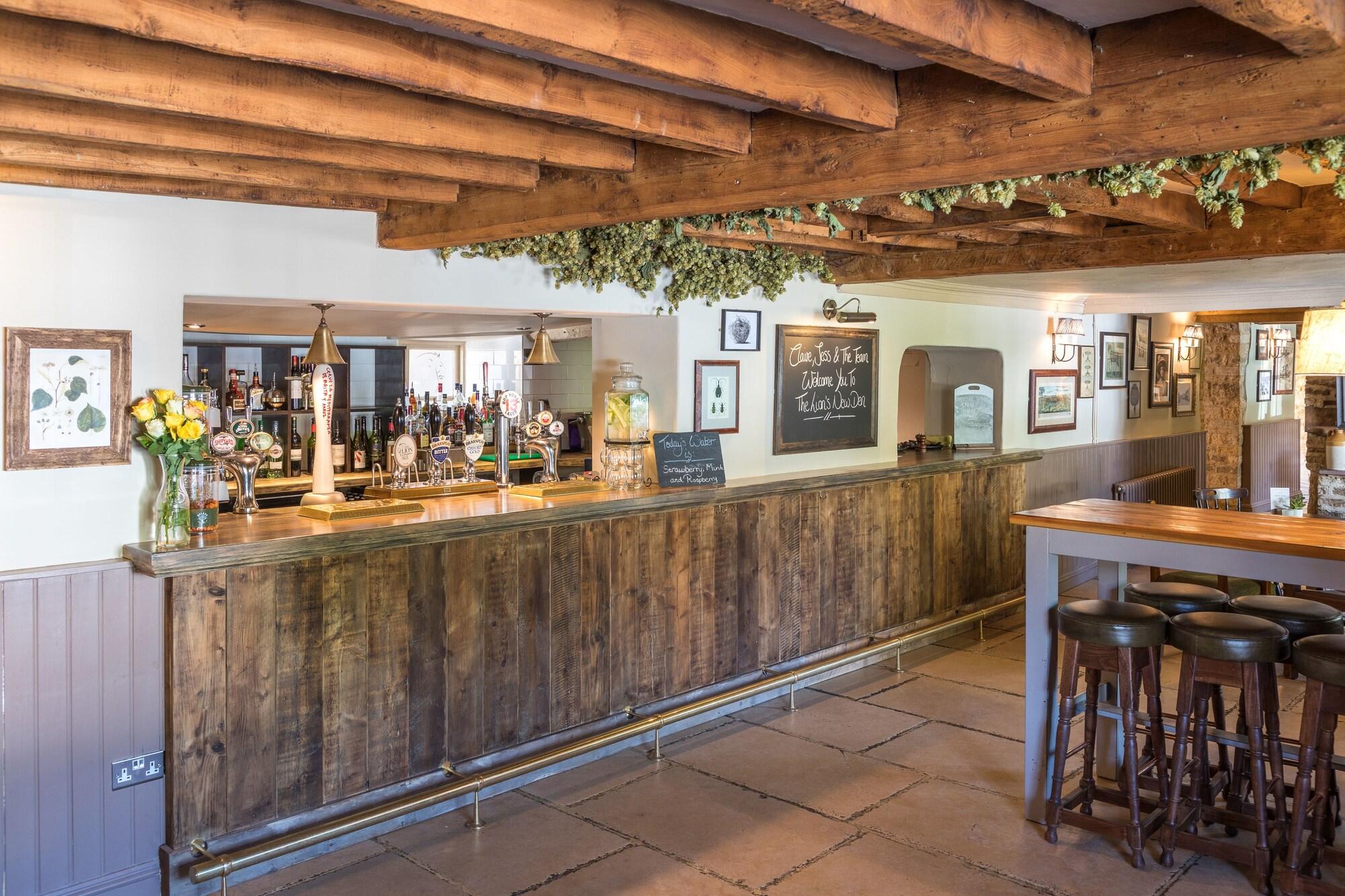 Vista Lobby The Lion Wendlebury