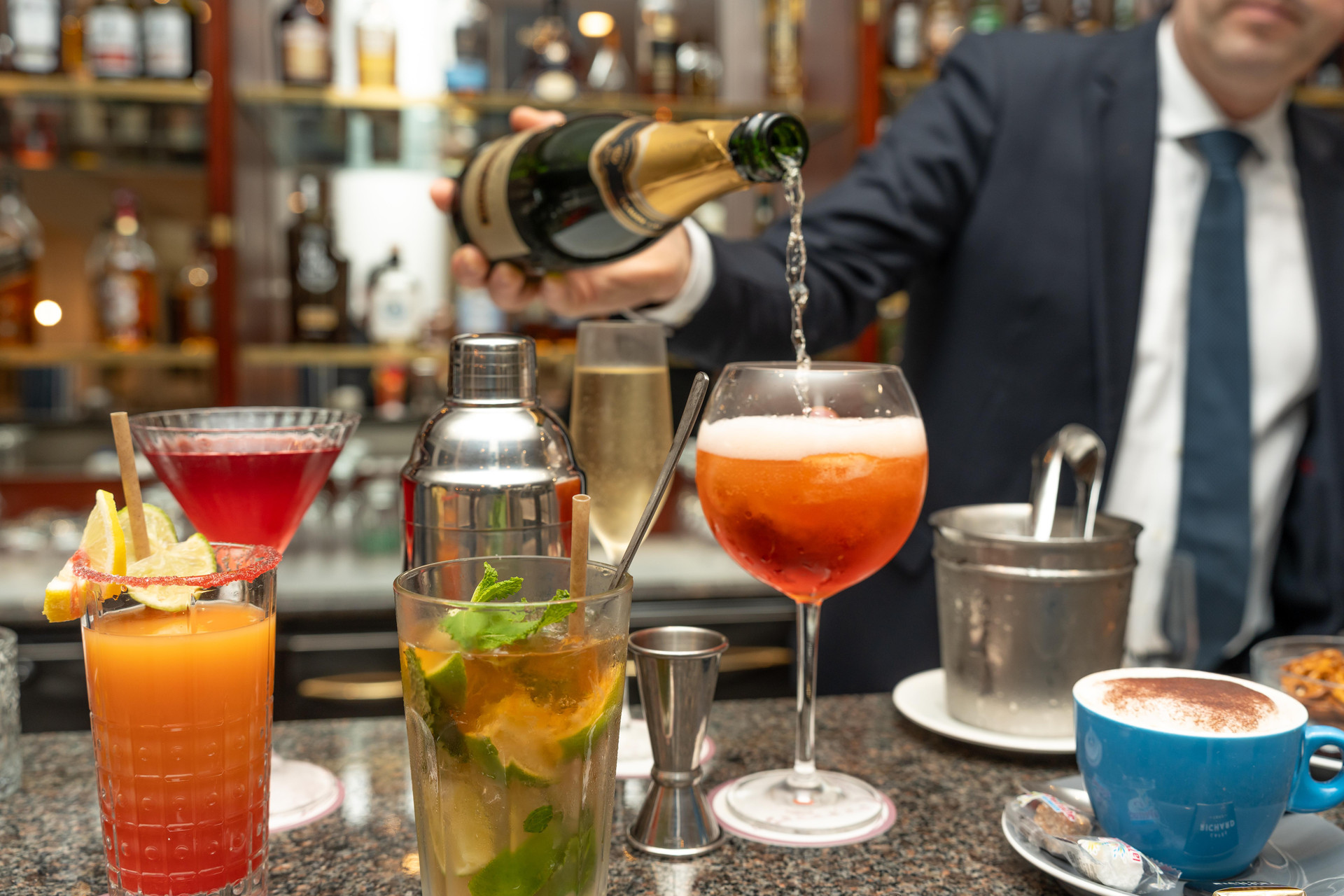 Bar/Salón Occidental Paris Levallois