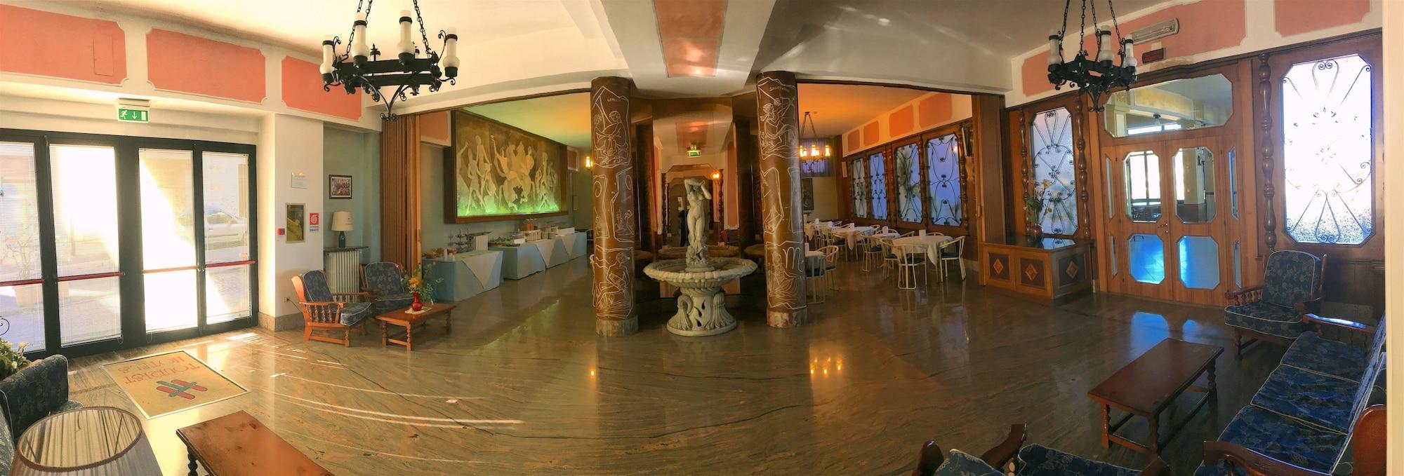 Restaurant Tourist Hotel
