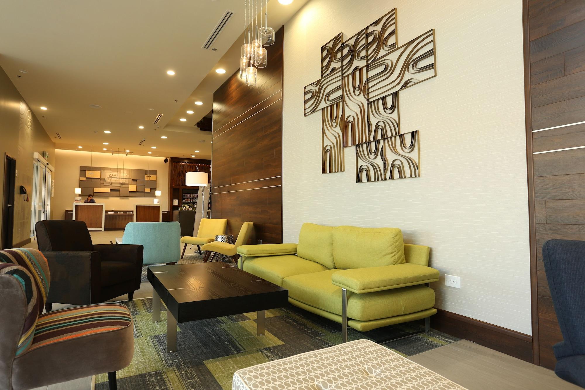 Vista Lobby Holiday Inn Express & Suites Mexicali by IHG