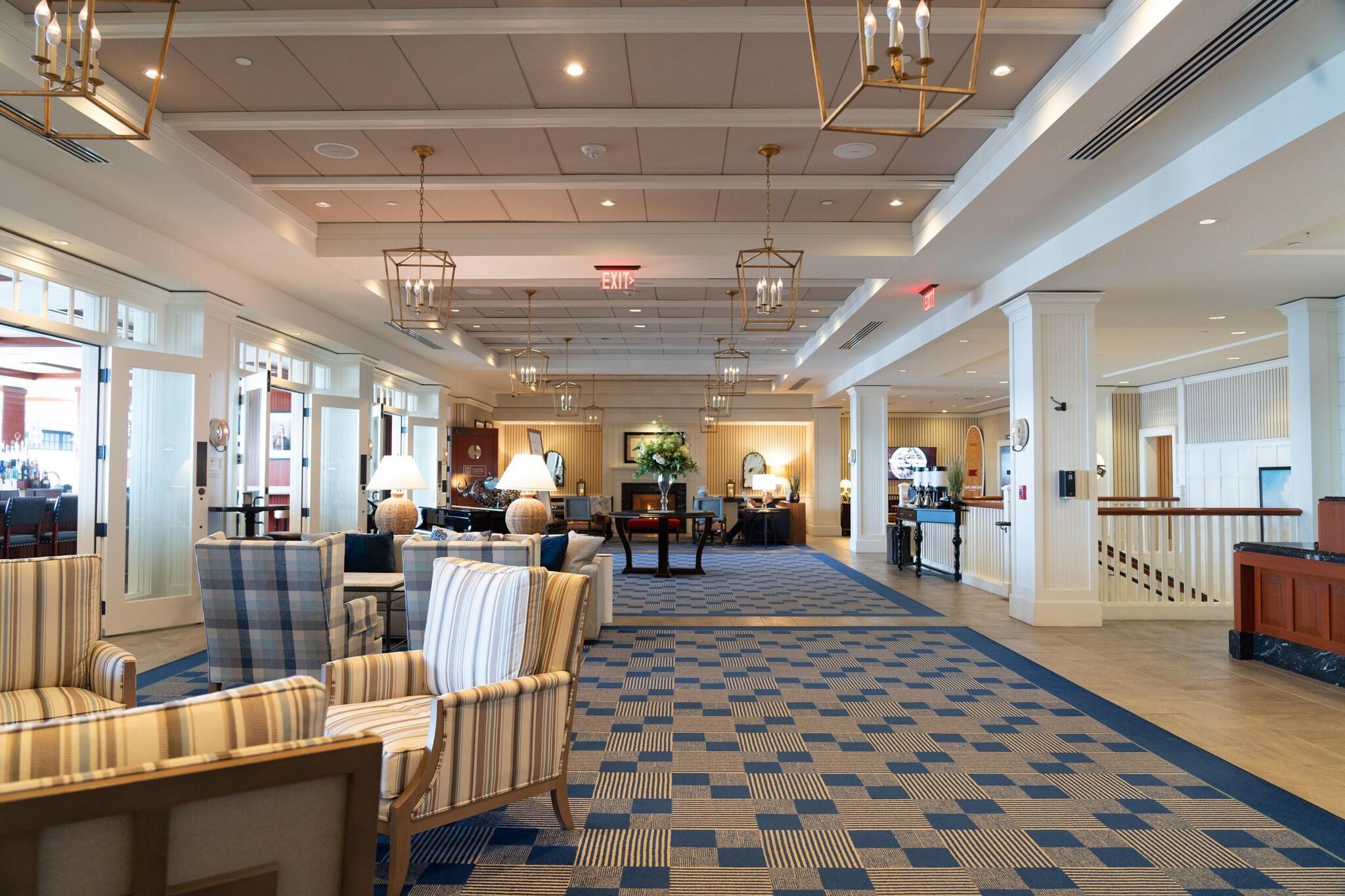 Vista Lobby Beauport Hotel Gloucester