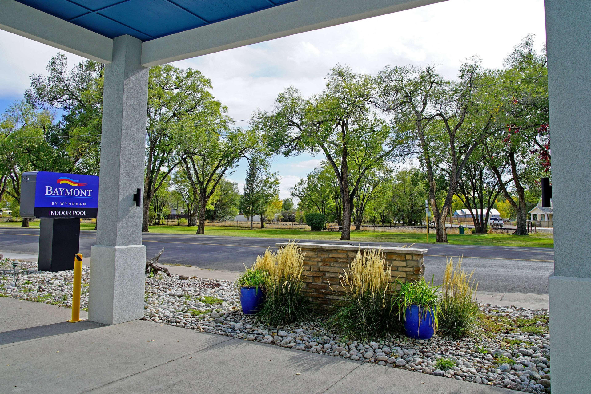 Vista Exterior Baymont by Wyndham Monte Vista