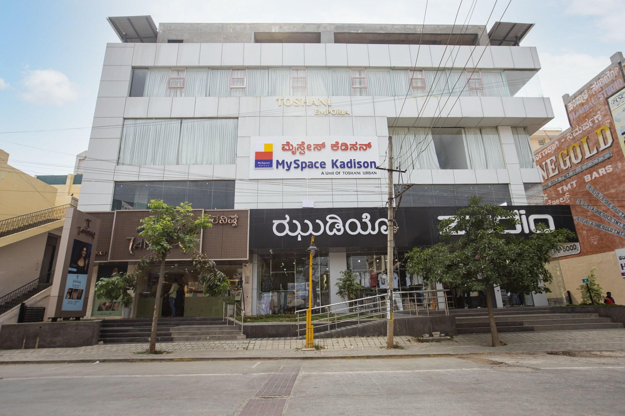 Vista Exterior Myspace Kadison