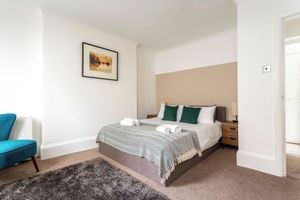Alquiler Vacacional - Super Central 3 Bed Property