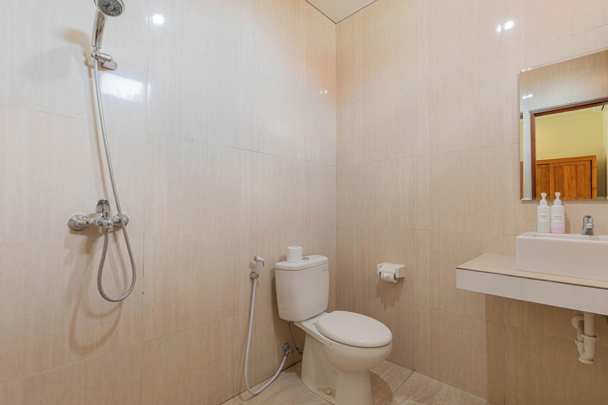 Equipamiento de Habitación Komala Homestay by ecommerceloka