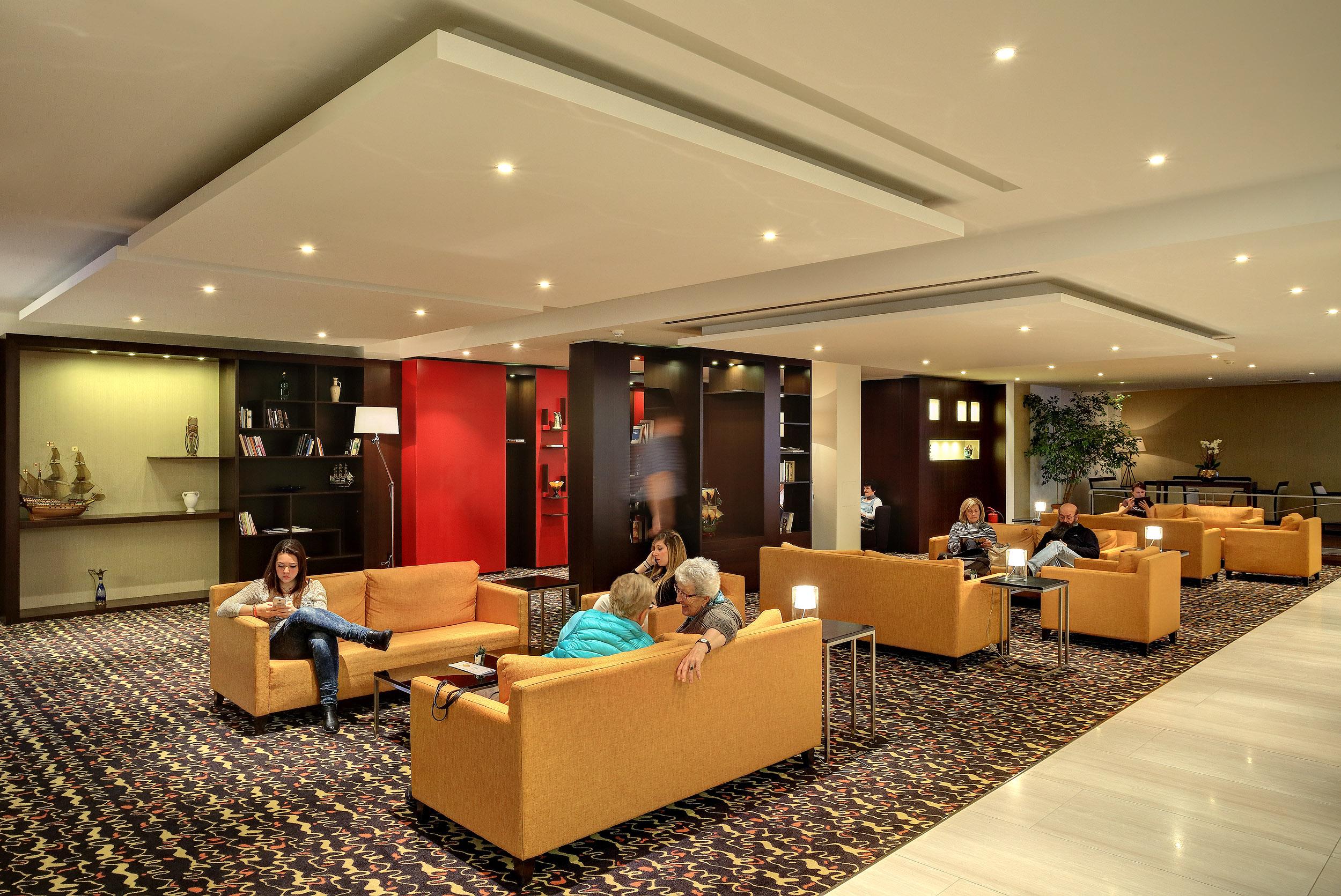 Vista Lobby Duo