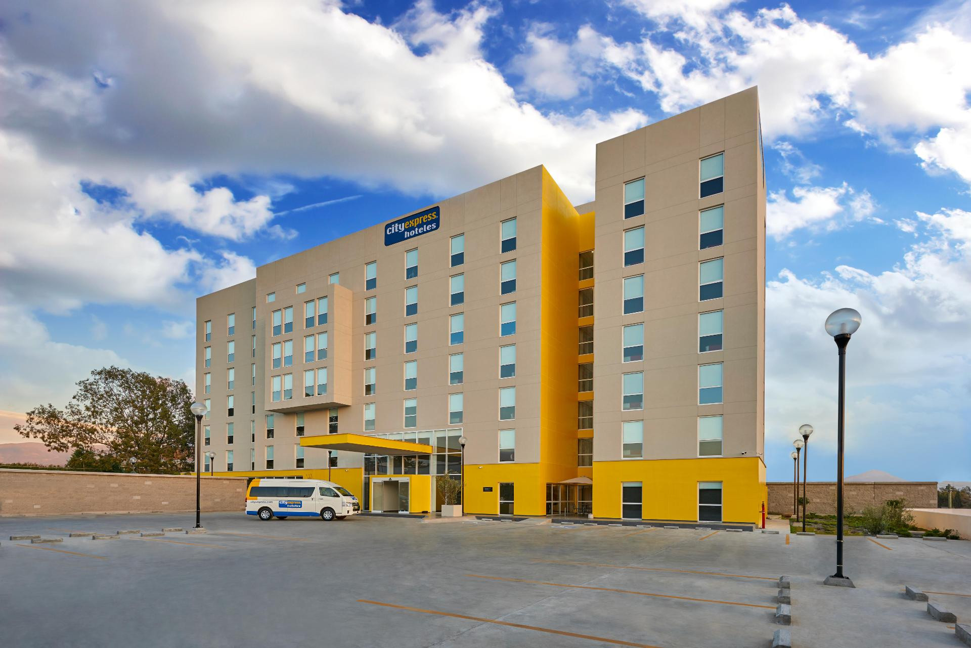 Vista Exterior City Express by Marriott Ensenada