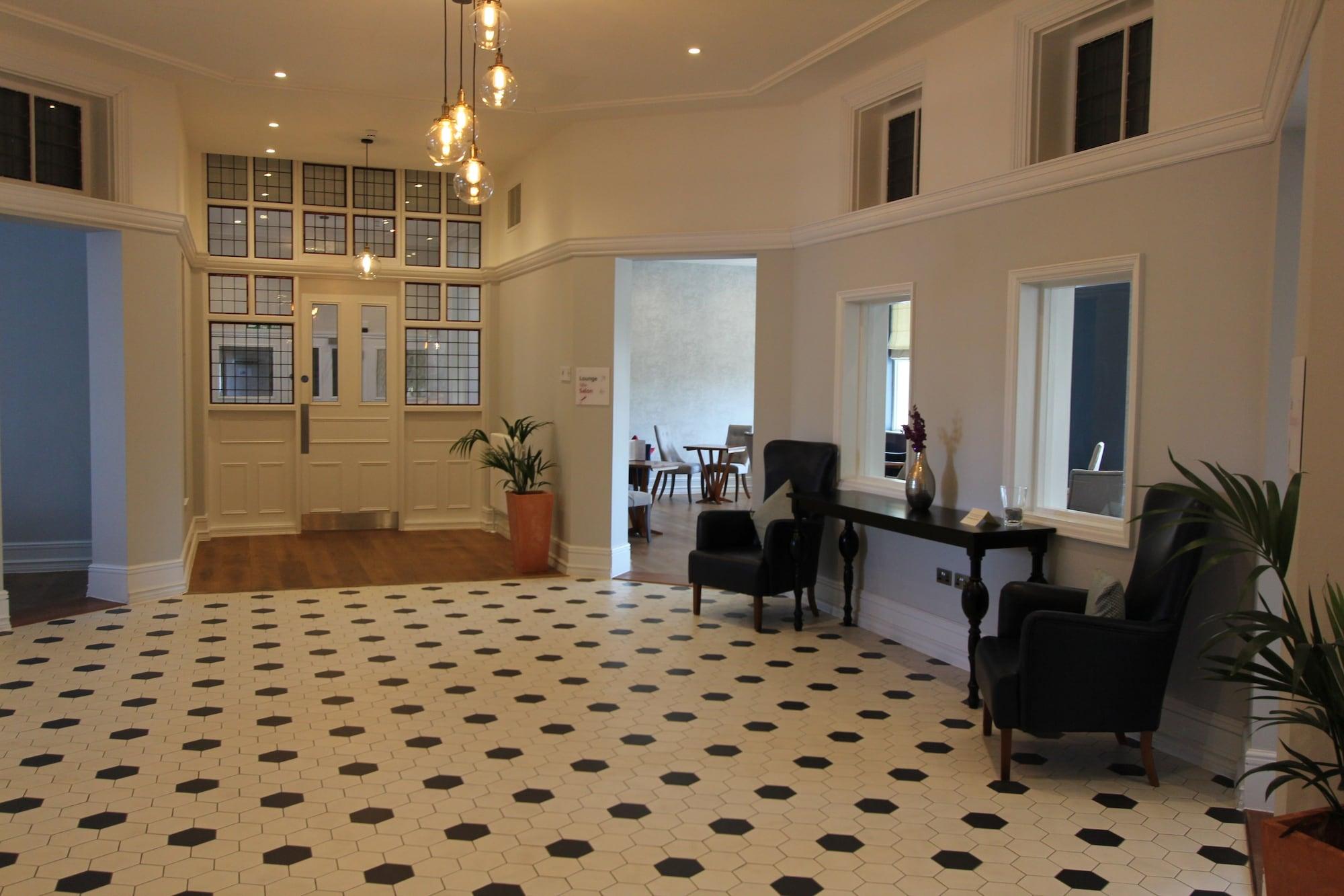 Vista Lobby Yarrow Hotel