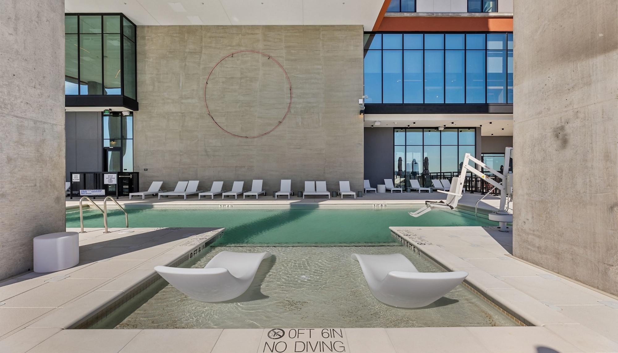 Vista Piscina Sentral Forme Houston