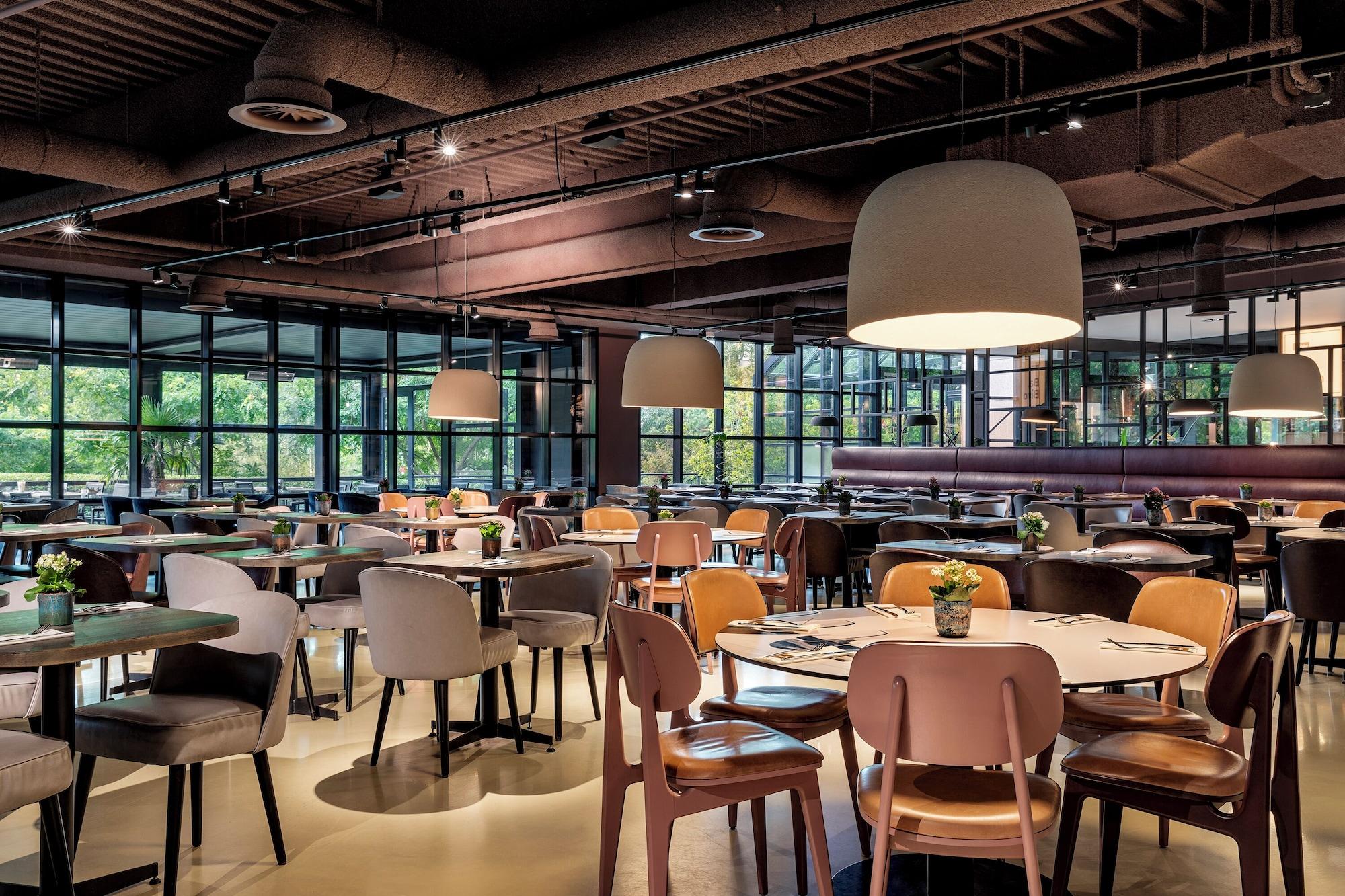 Restaurant Corendon Amsterdam Schiphol Airport, a Tribute Portfolio Hotel