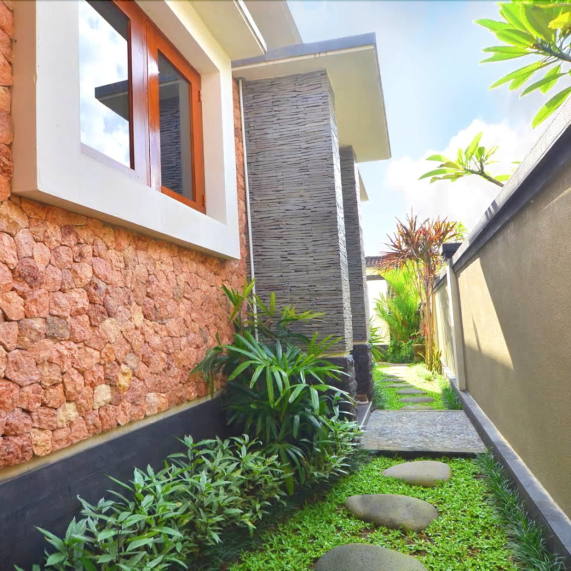 Varios Nuaja Balinese Guest House