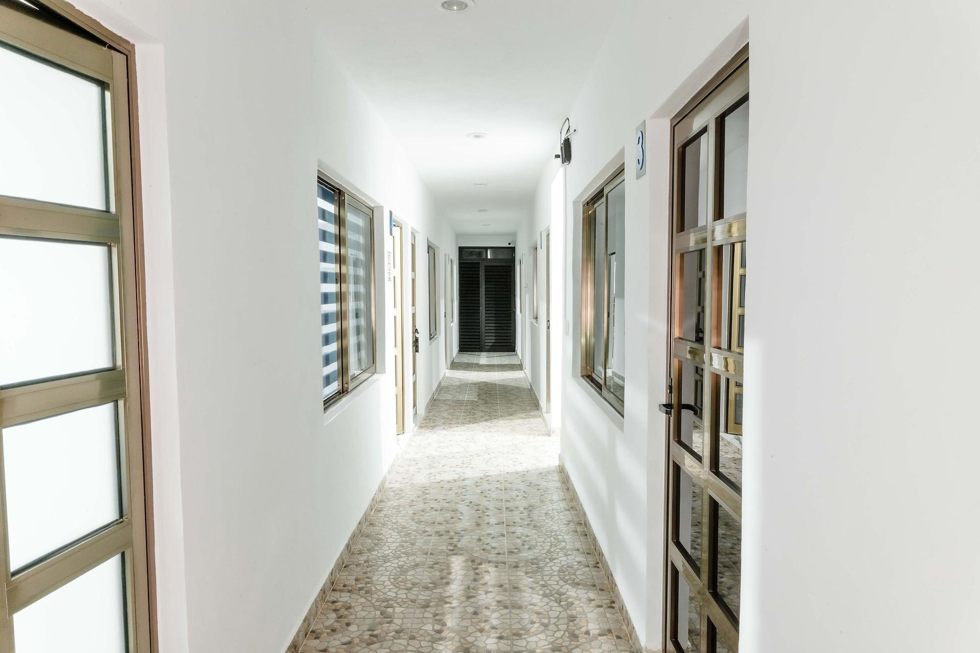 Vista Exterior Hotel Naomi