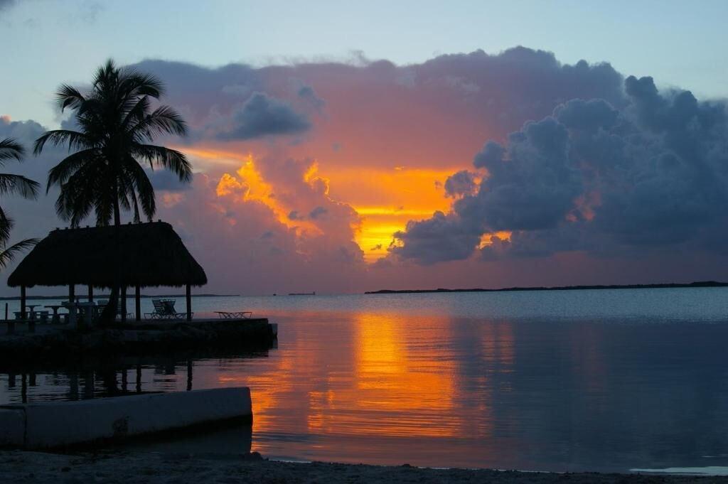 Varios Rock Reef Resort