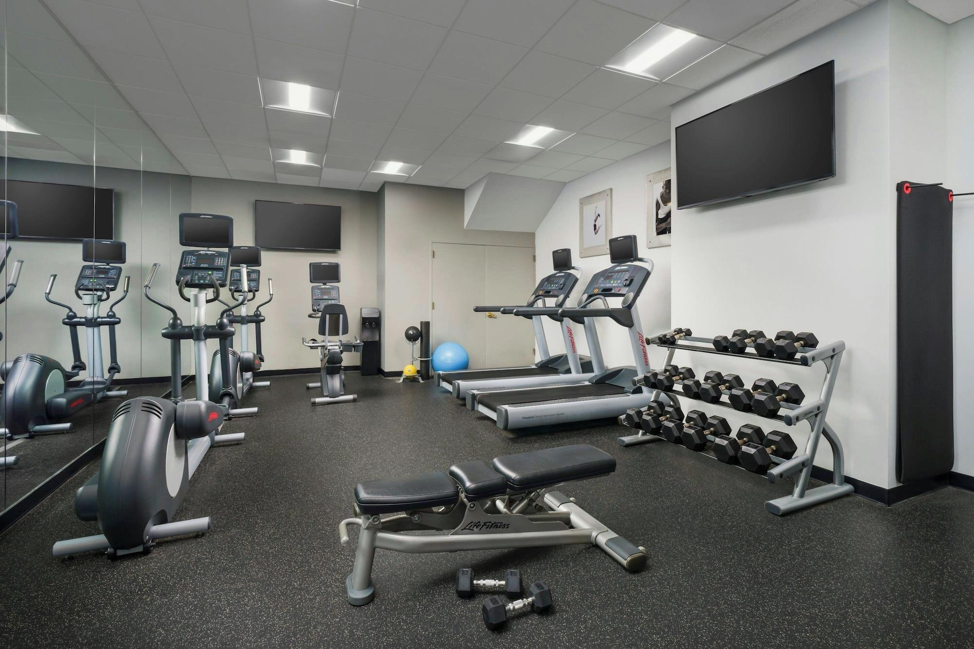 Gimnasio Courtyard by Marriott New York Manhattan/Times Square