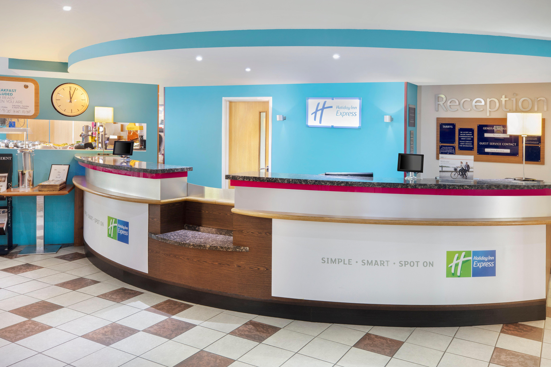 Vista Exterior Holiday Inn Express Poole by IHG