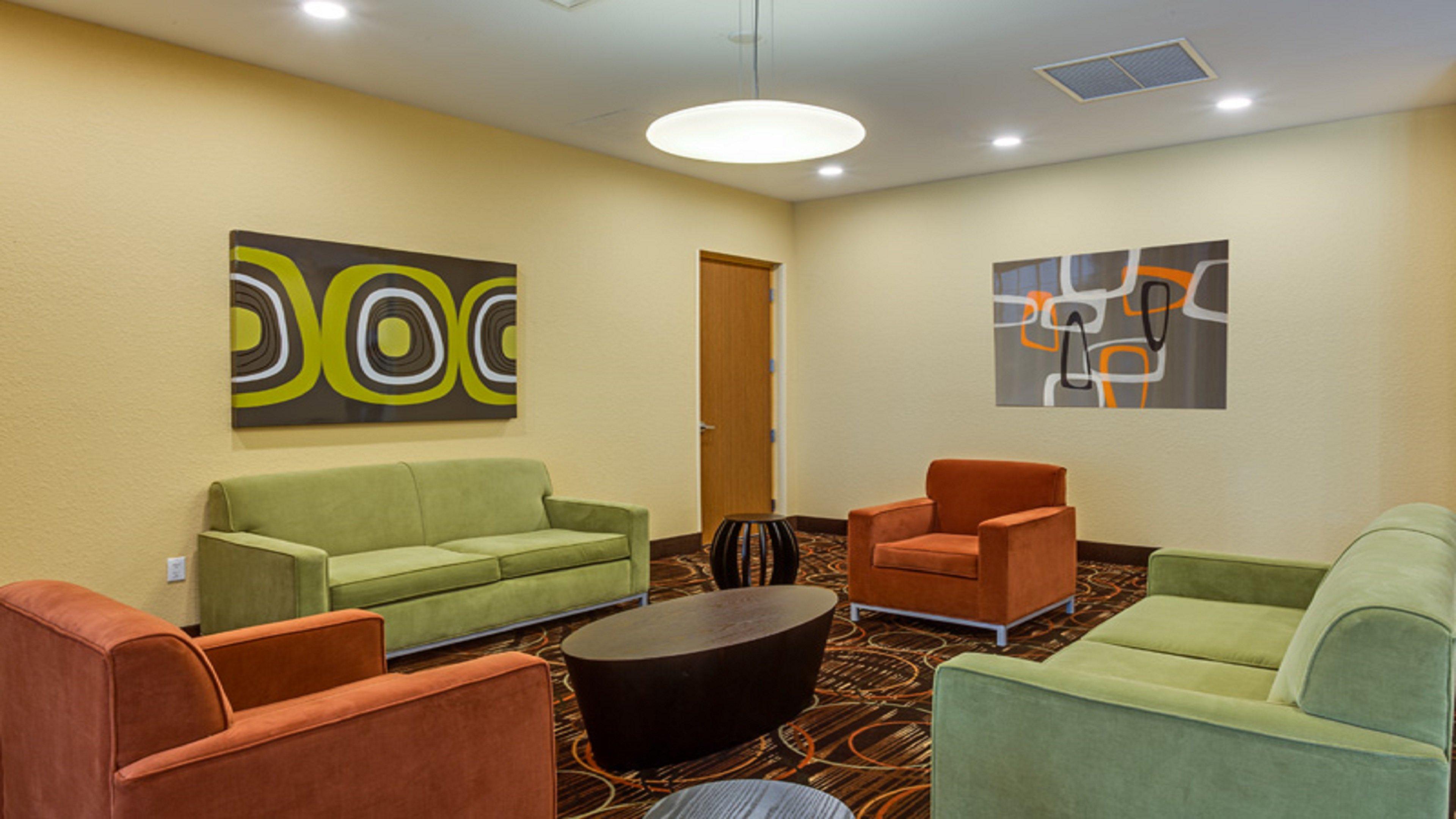 Vista Lobby Holiday Inn Express & Suites Fort Lauderdale Airport South by IHG
