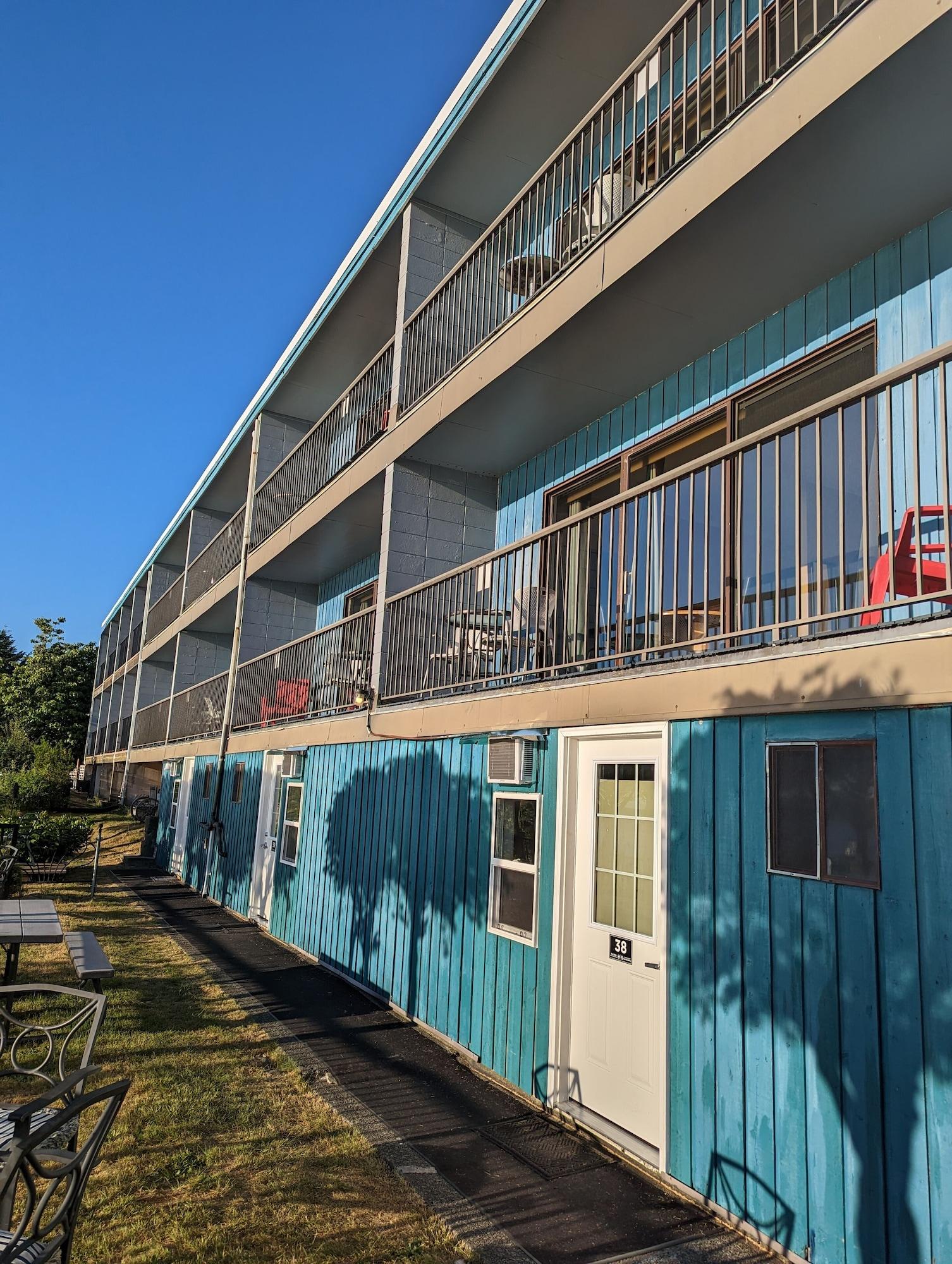 Vista Exterior Above Tide Motel
