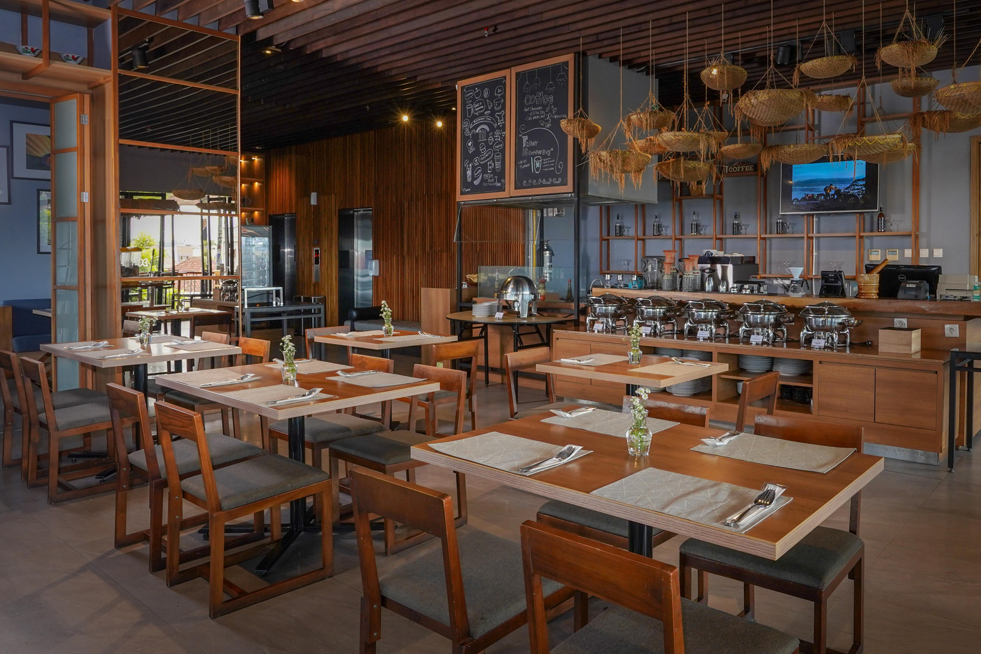 Restaurant BATIQA Hotel Lampung
