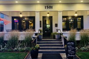 Alojamiento - The Landing Hotel and Dining