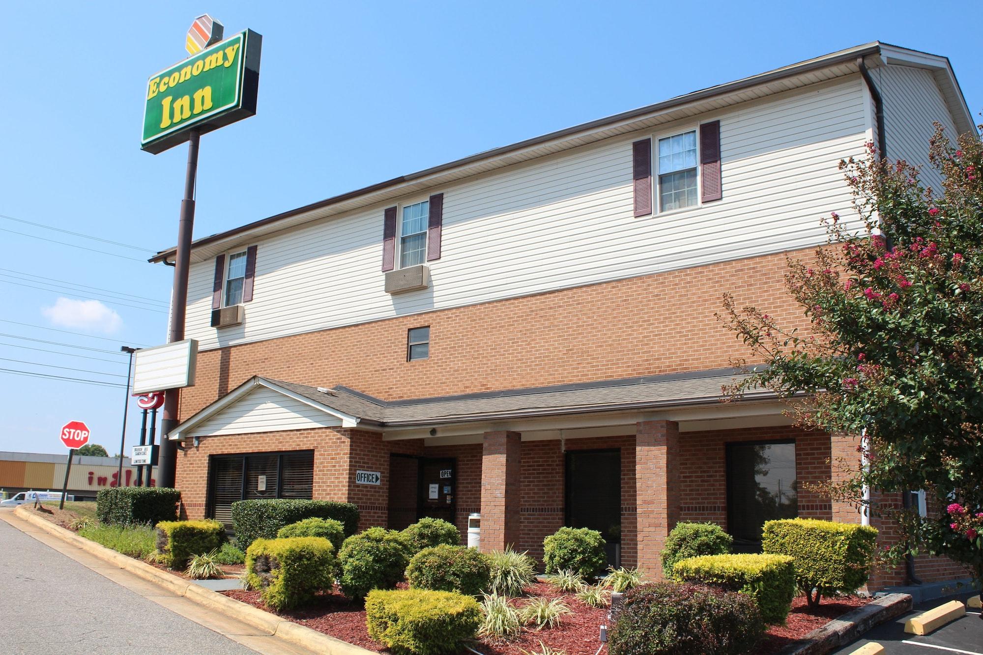 Vista Exterior Economy Inn