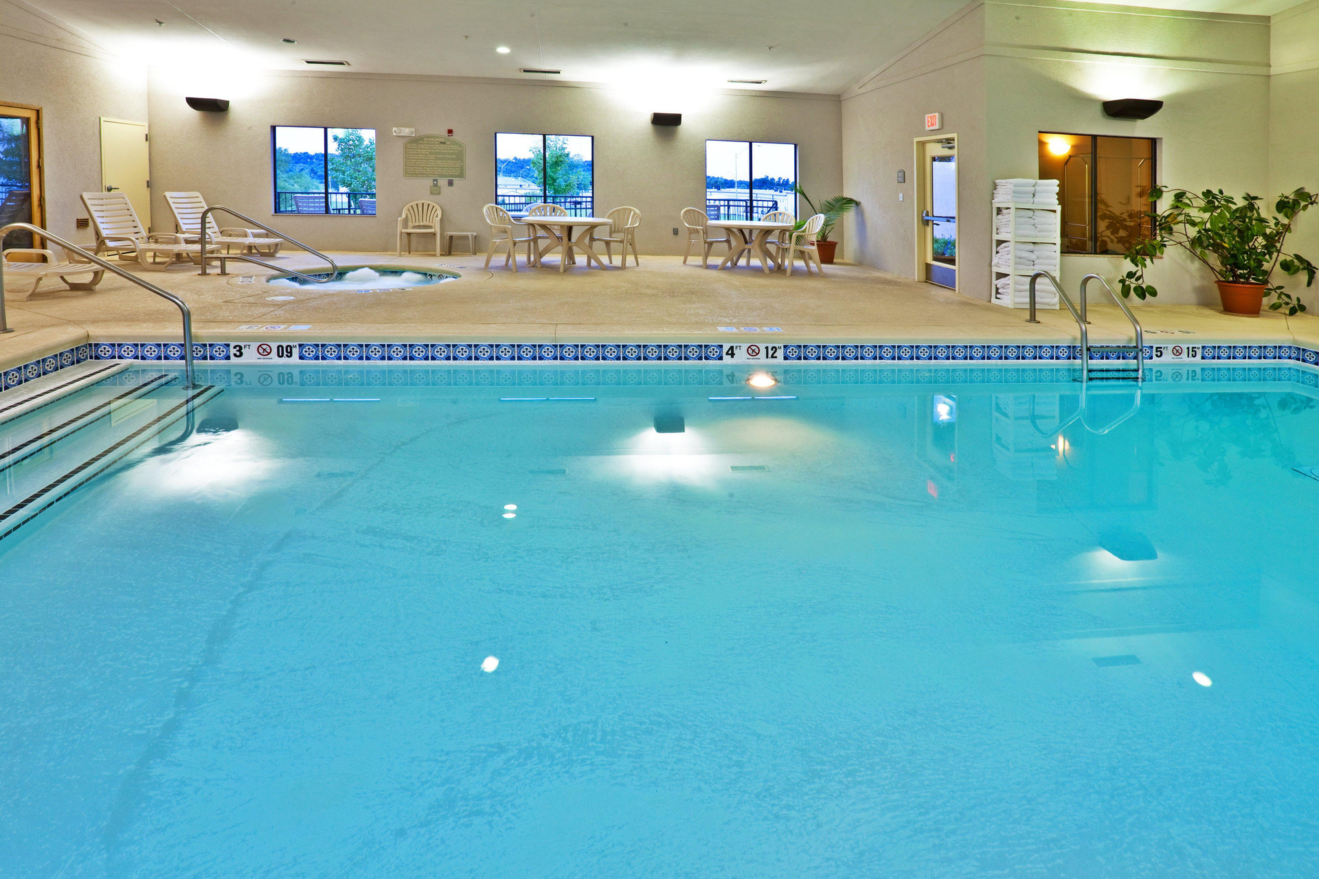 Vista Piscina Holiday Inn Express & Suites Muskogee