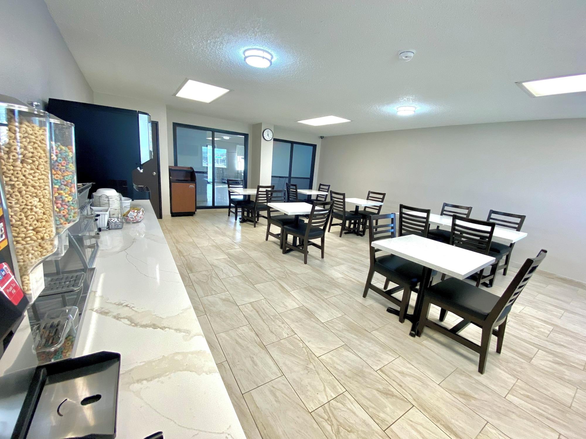 Restaurant Baymont by Wyndham Oshkosh Airport