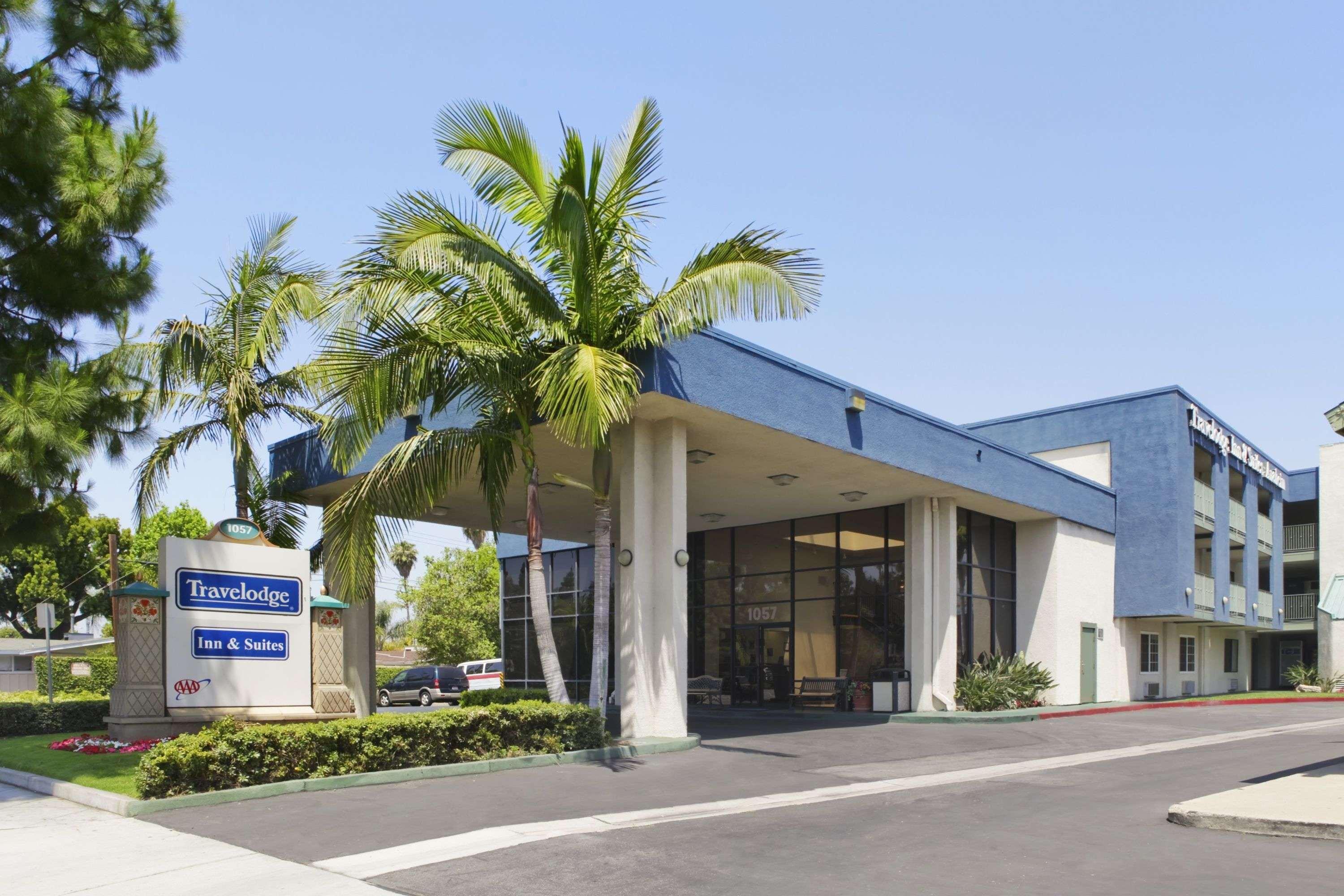 Varios Travelodge Inn & Suites by Wyndham Anaheim on Disneyland Dr