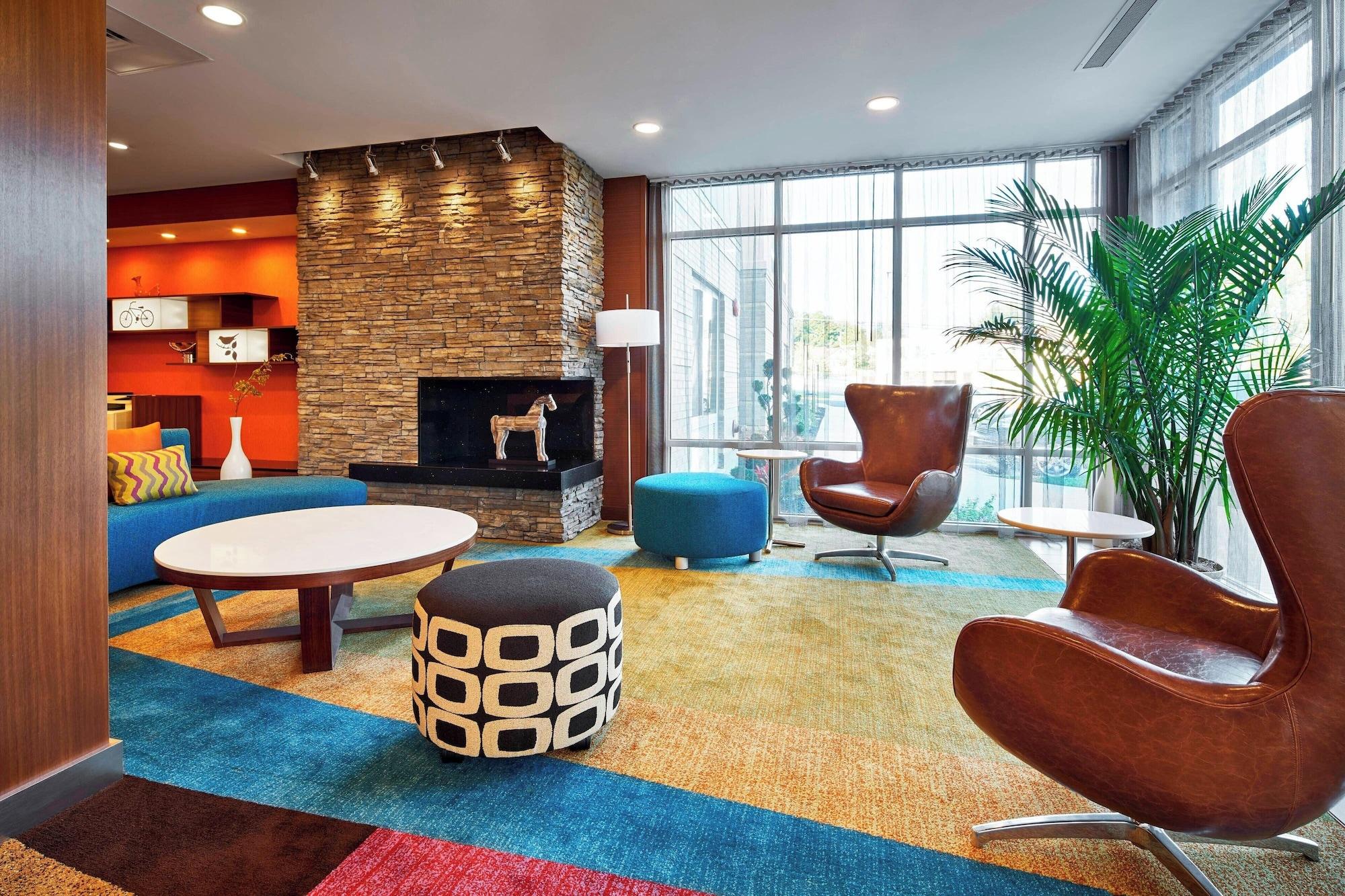 Vista Lobby Fairfield Inn & Suites by Marriott Alexandria