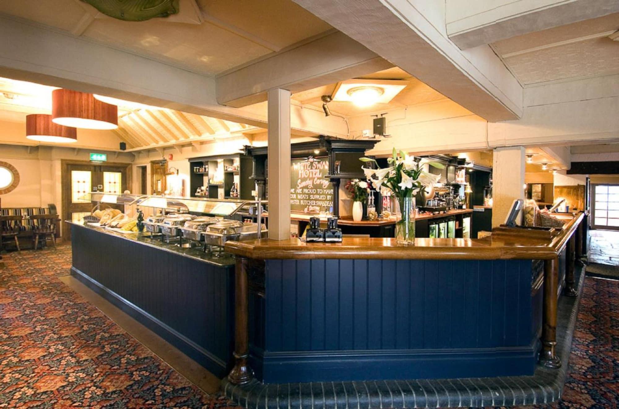 Bar/Salón The White Swan